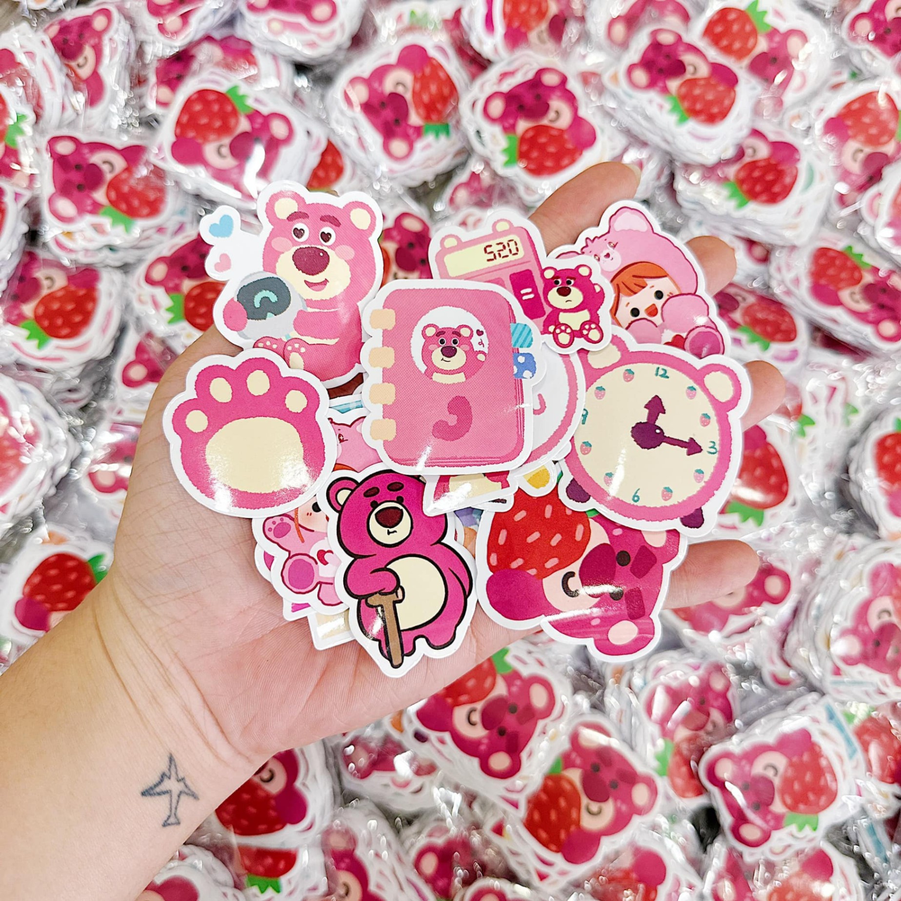 Sticker lớn dán mũ bảo hiểm ( 50 miếng)