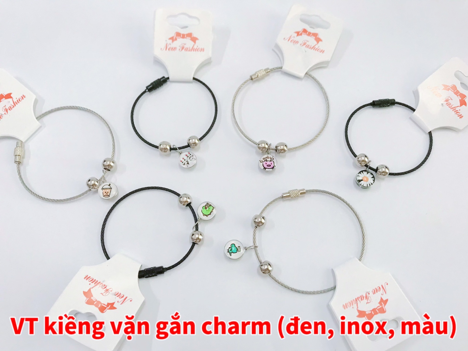 Vòng tay kiềng vặn gắn charm ( đen, inox, màu)