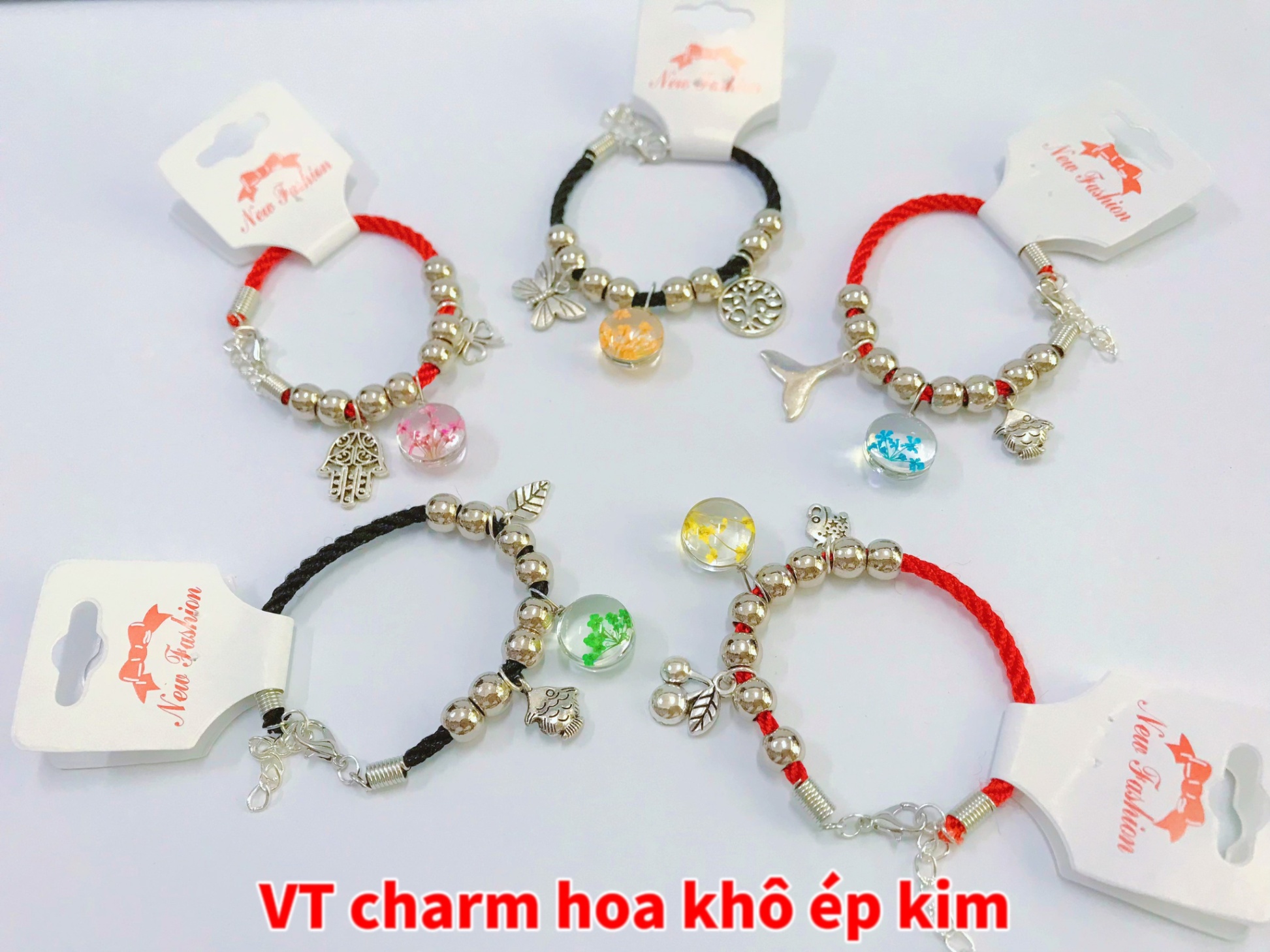 Vòng tay charm hoa khô ép kim