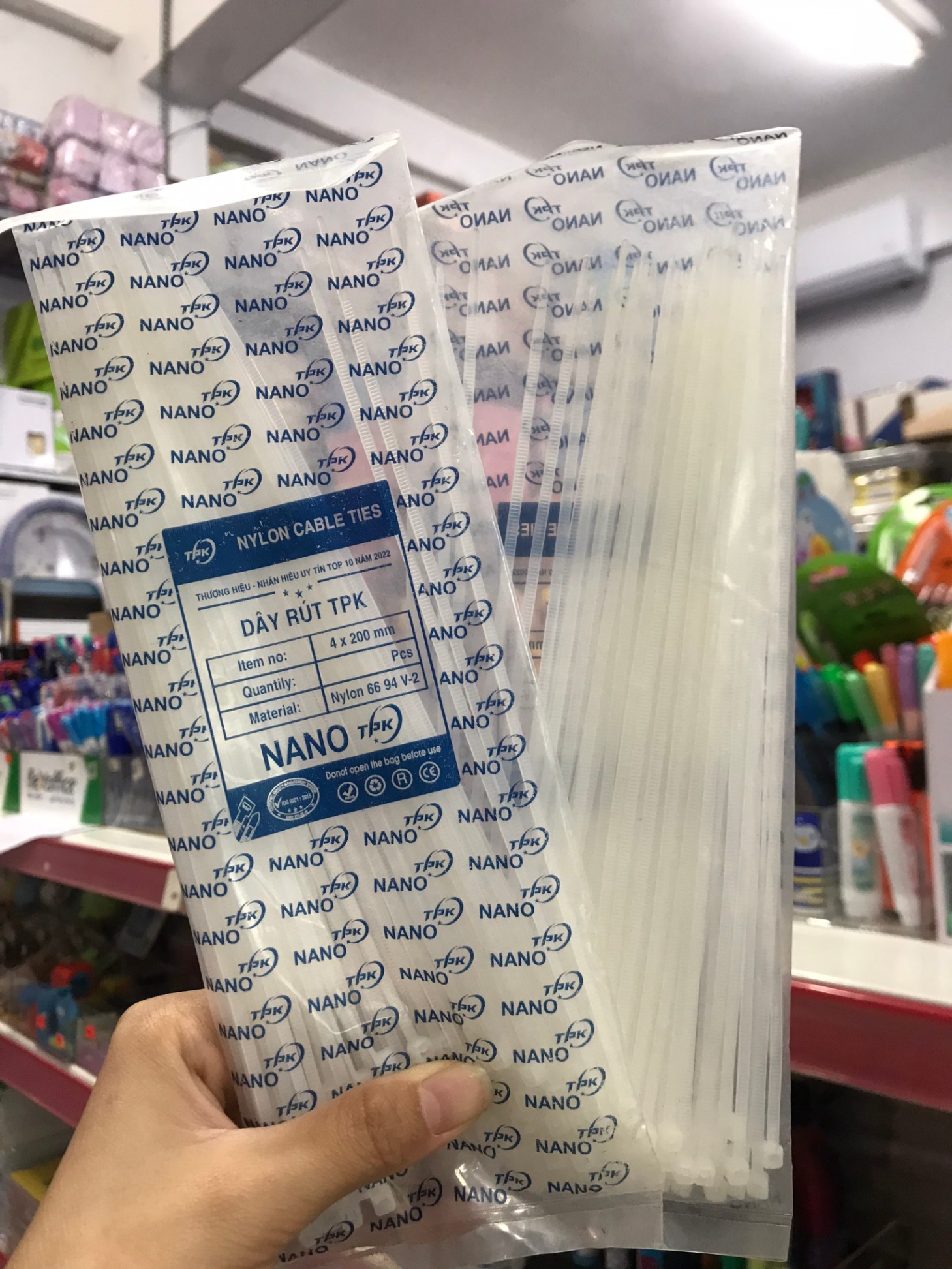 Dây rút nhựa trắng/đen 4x200mm (4 li, dài 20cm) bịch 80 sợi