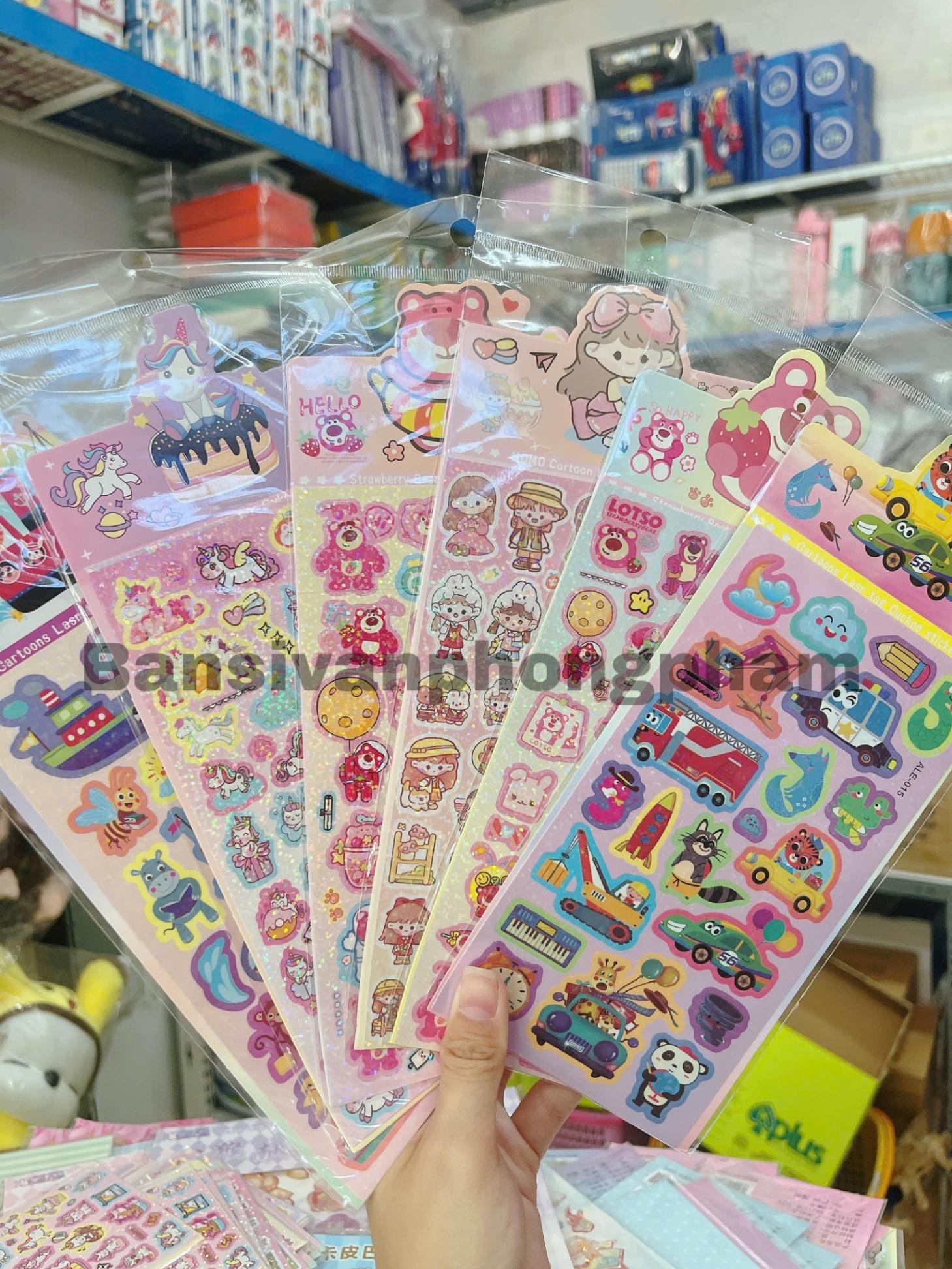 Sticker 1 tấm cô gái/hoạt hình mới