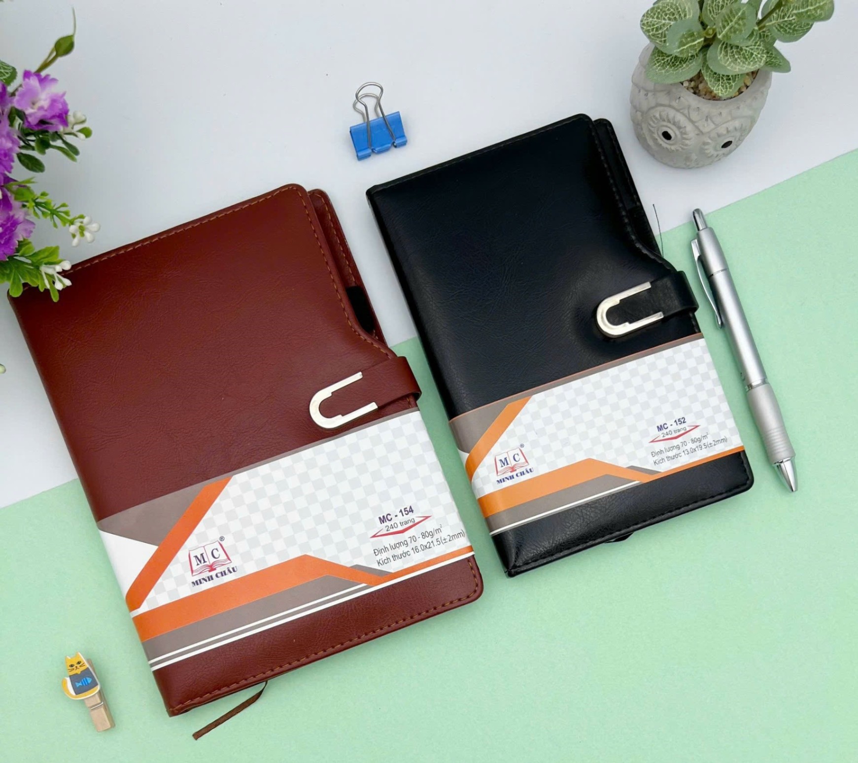 Sổ da MC 154 cao cấp 240tr (khuy bấm, 16x21.5 cm) (HĐ 8%)