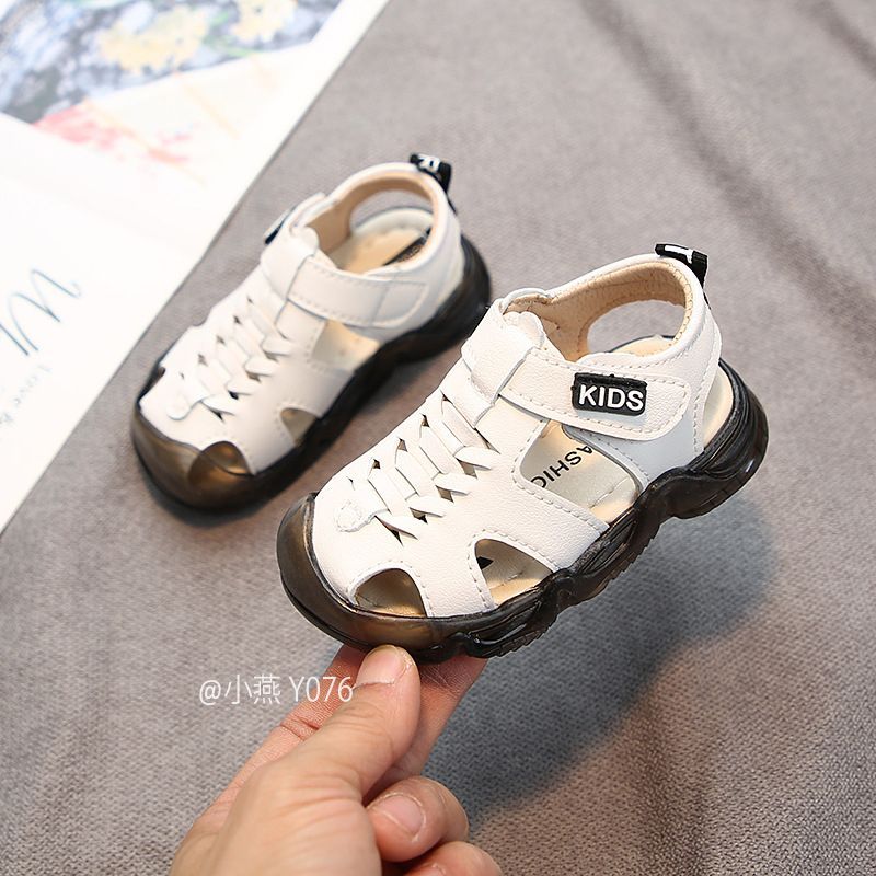 YG076-Sandal rọ KIDS trắng