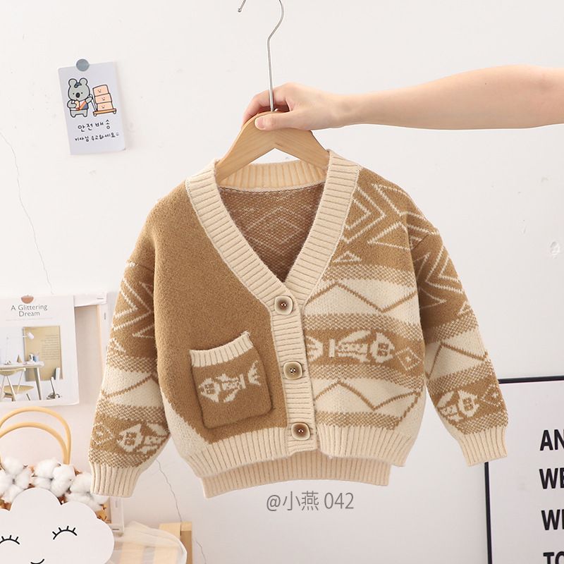 AK042-Cardigan nâu/đen họa tiết