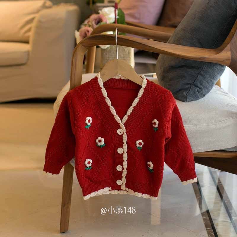 AK148-Cardigan len đỏ hoa trắng