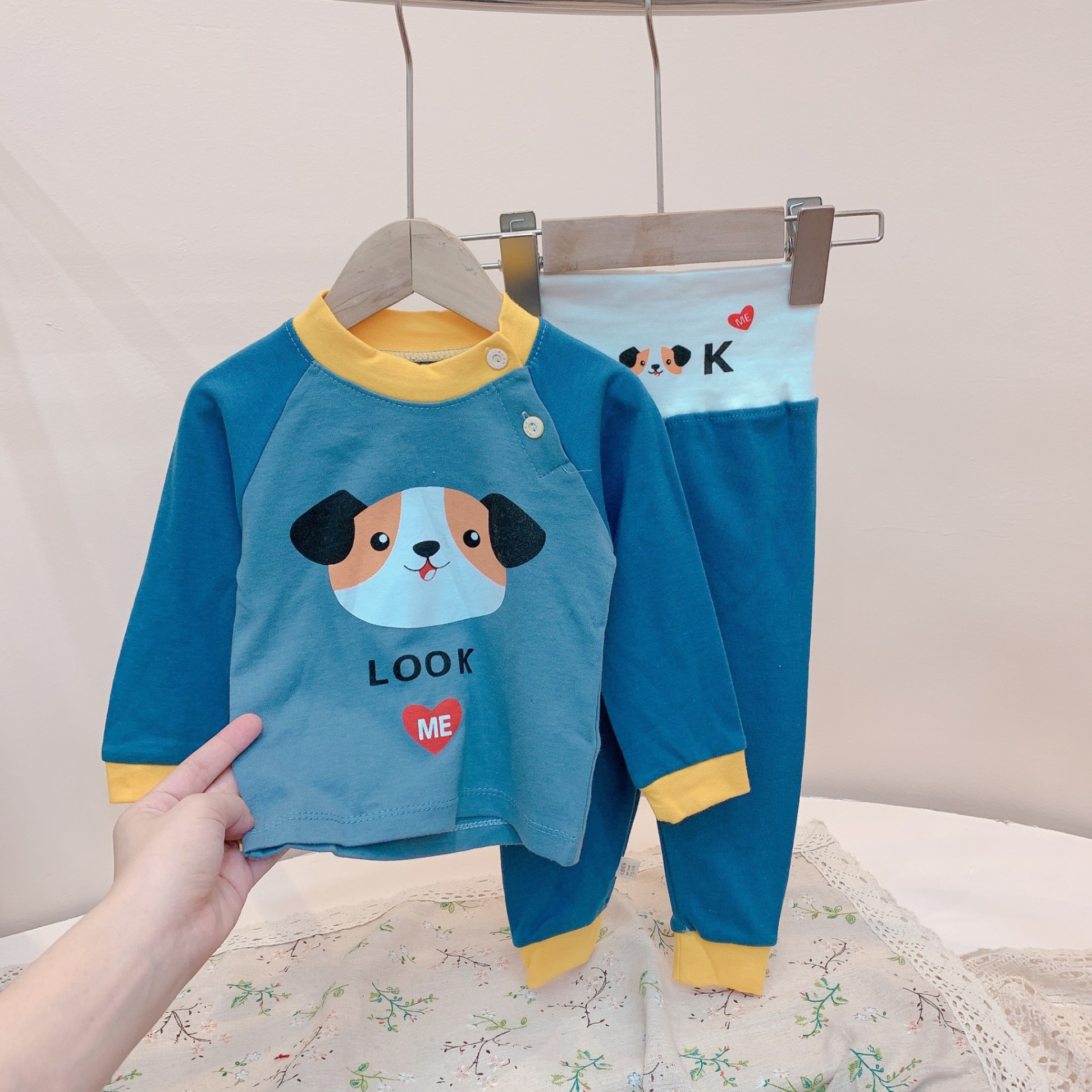 S1002-Bộ cotton dài tay cho bé, vải mềm họa tiết hoạt hình dễ thương Tiểu Yến KID