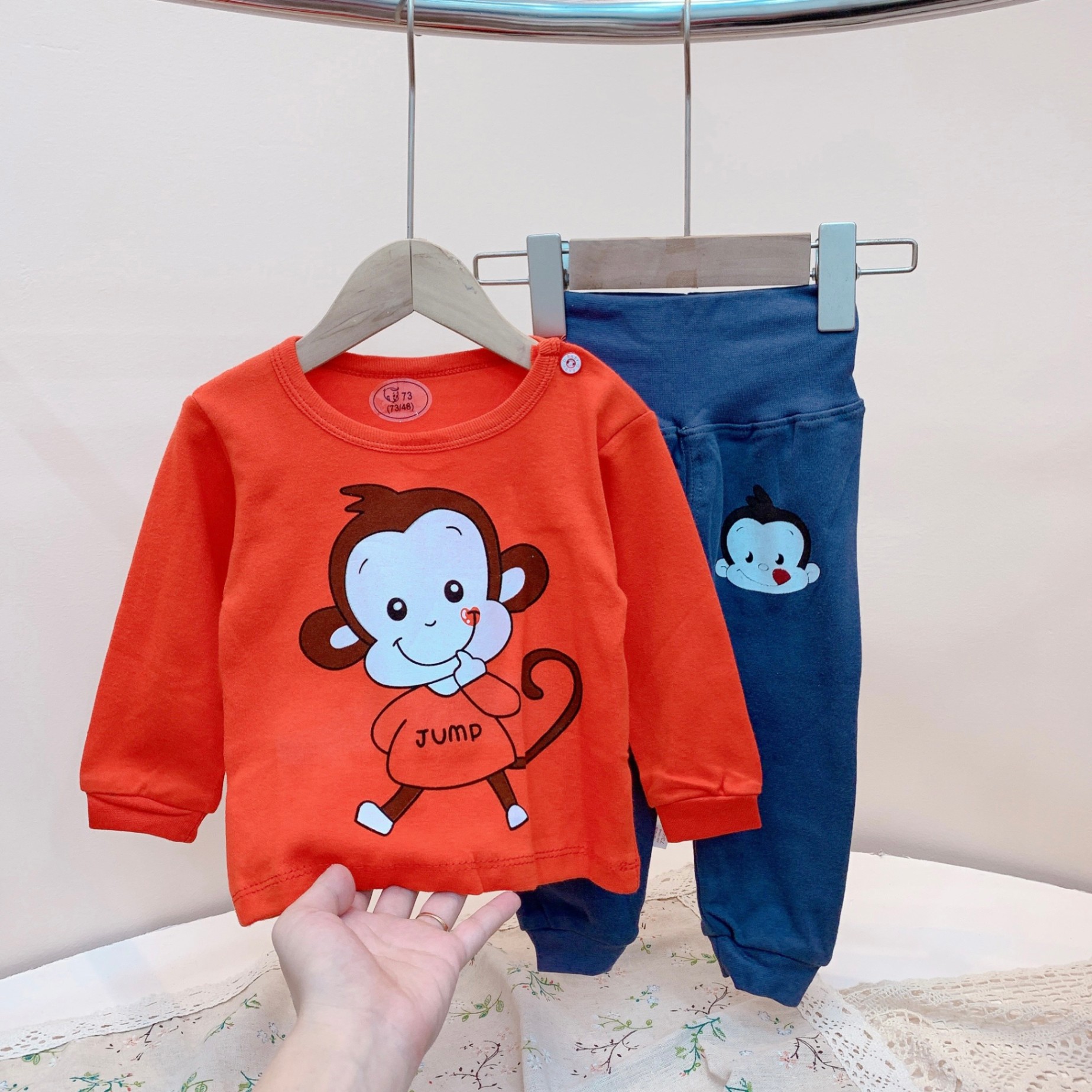 S1002-Bộ cotton dài tay cho bé, vải mềm họa tiết hoạt hình dễ thương Tiểu Yến KID