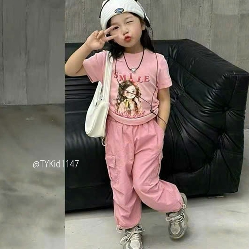 S1147-Quần áo hè bé gái, bộ hiphop bé gái màu hồng họa tiết chibi Tiểu Yến KID