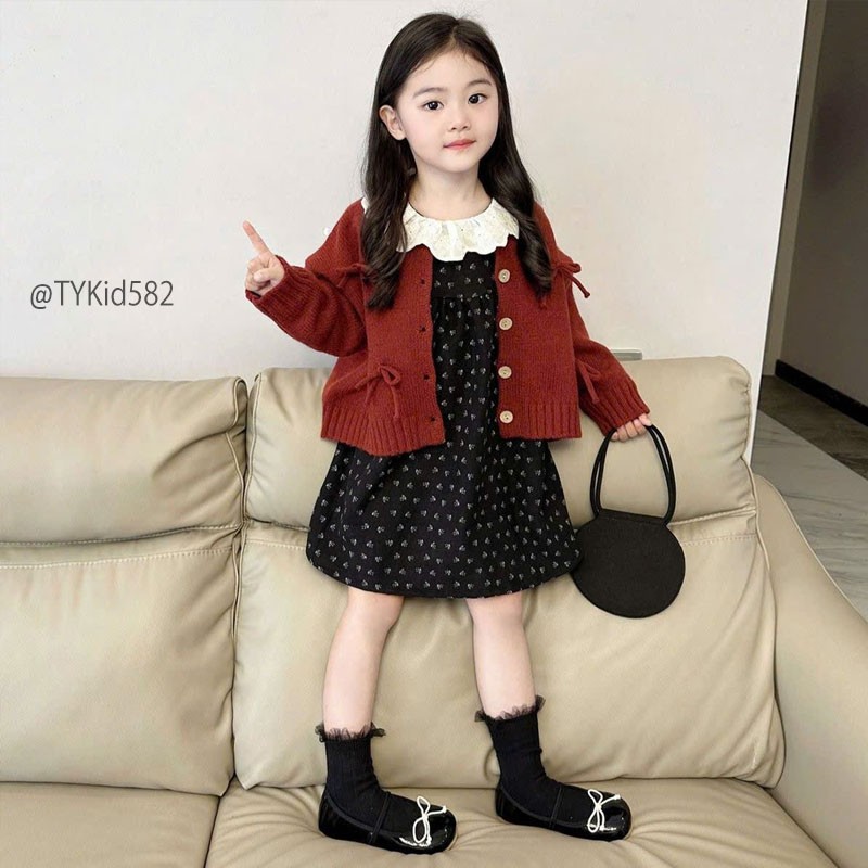 V582-Set váy và áo khoác len đỏ bé gái mặc Tết Tiểu Yến KID-()