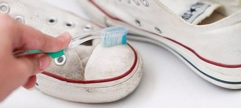 Hướng Dẫn Cách Giặt Giày Vải Không Bị Phai Màu 6 Bước