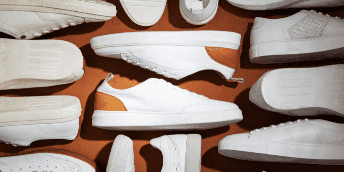 Diện sneaker trắng giúp ngoại hình luôn 