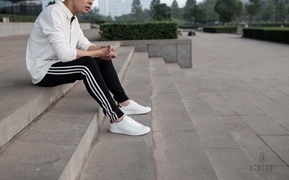 Giày Sneaker trắng