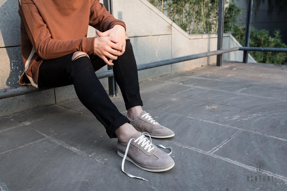 Giày Sneaker đi mát vào mùa hè