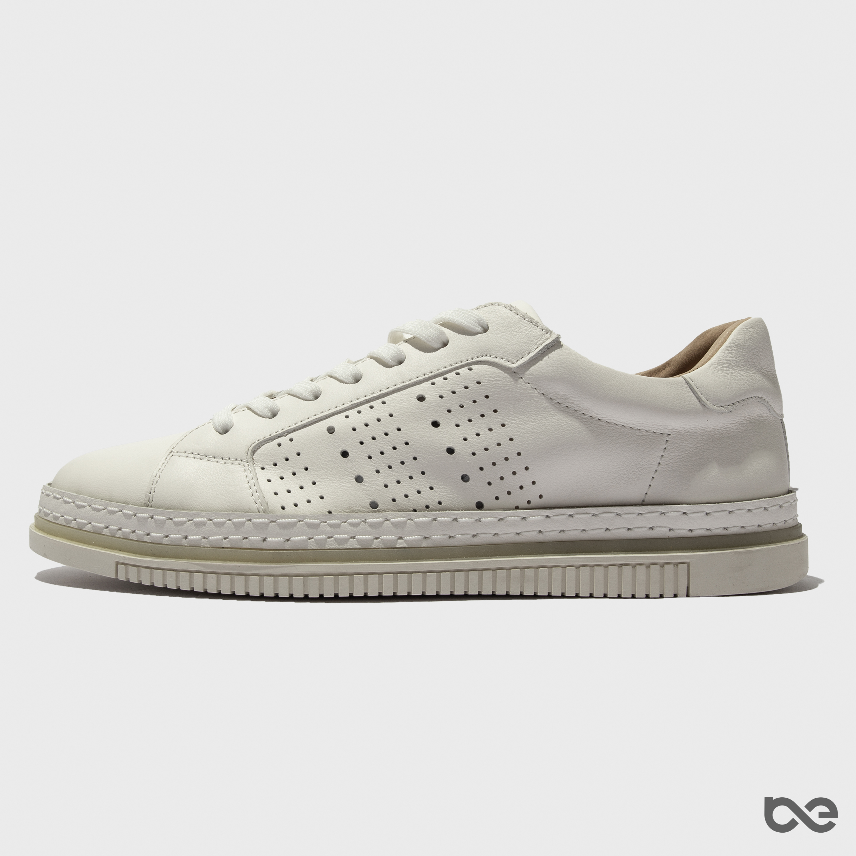 Xavier Sneakers | Trắng