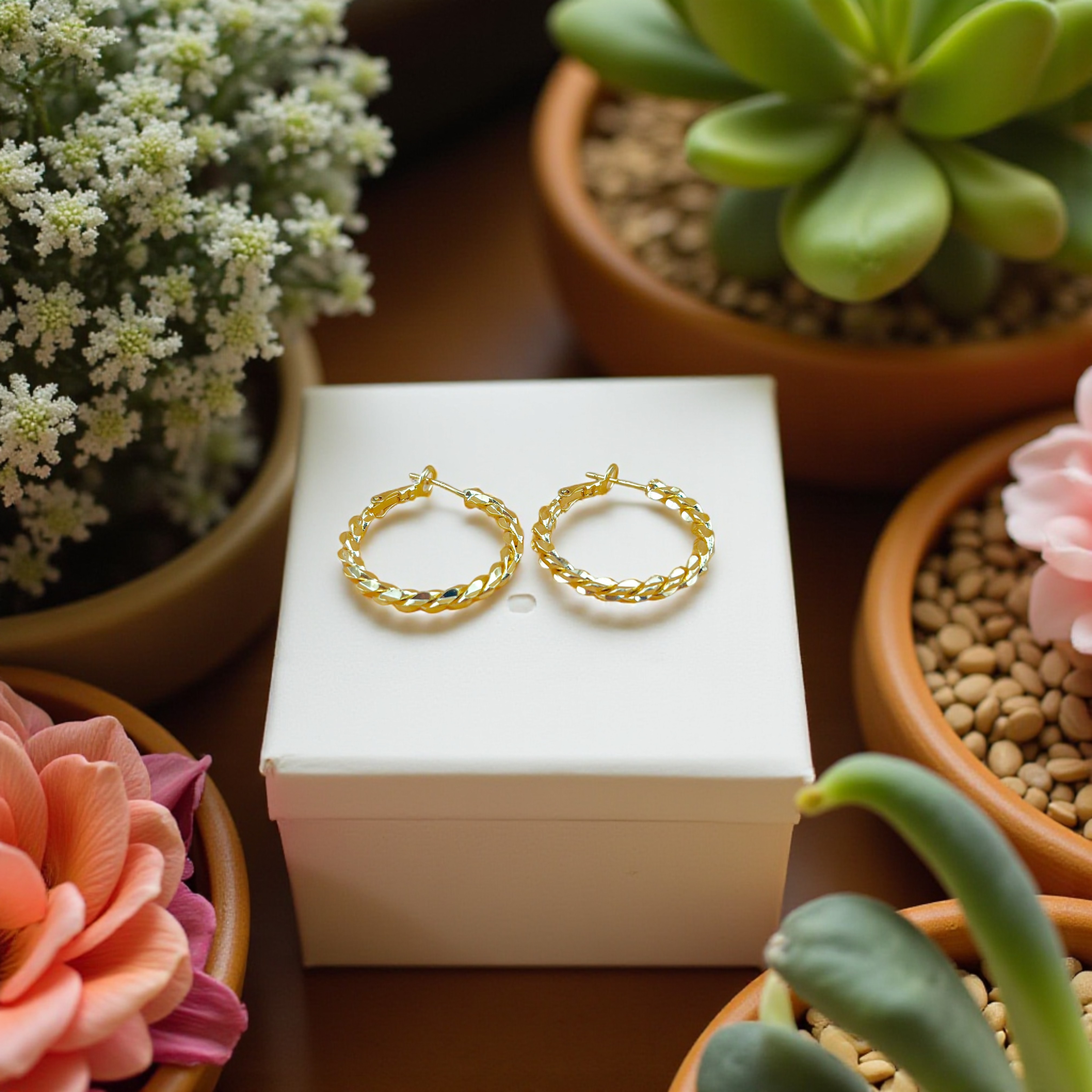 BT28 - Bông tai xi kim mạ vàng 18k, họa tiết cách điệu