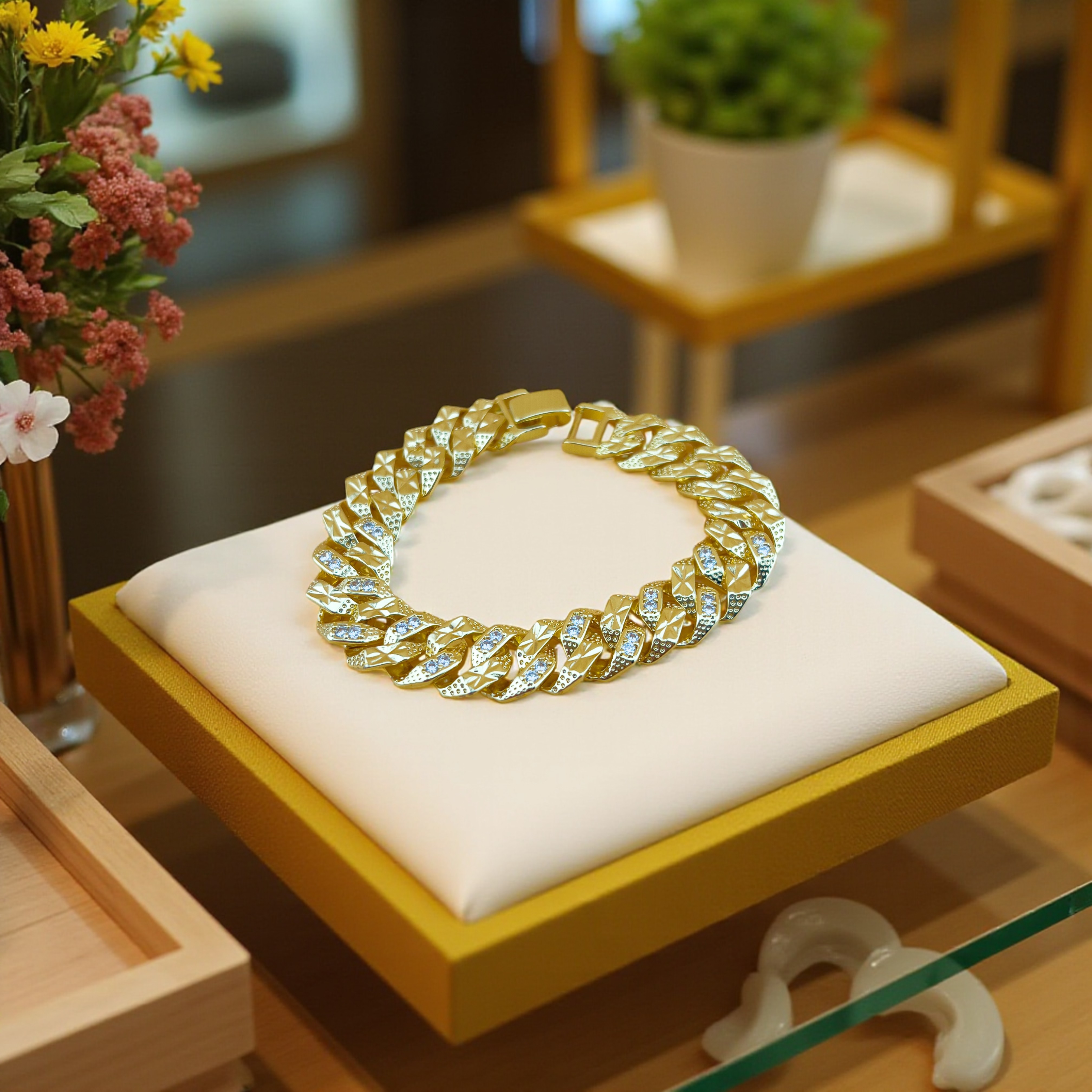 LT14 - Lắc tay hợp kim, mạ vàng 18k, họa tiết cách điệu sang trọng