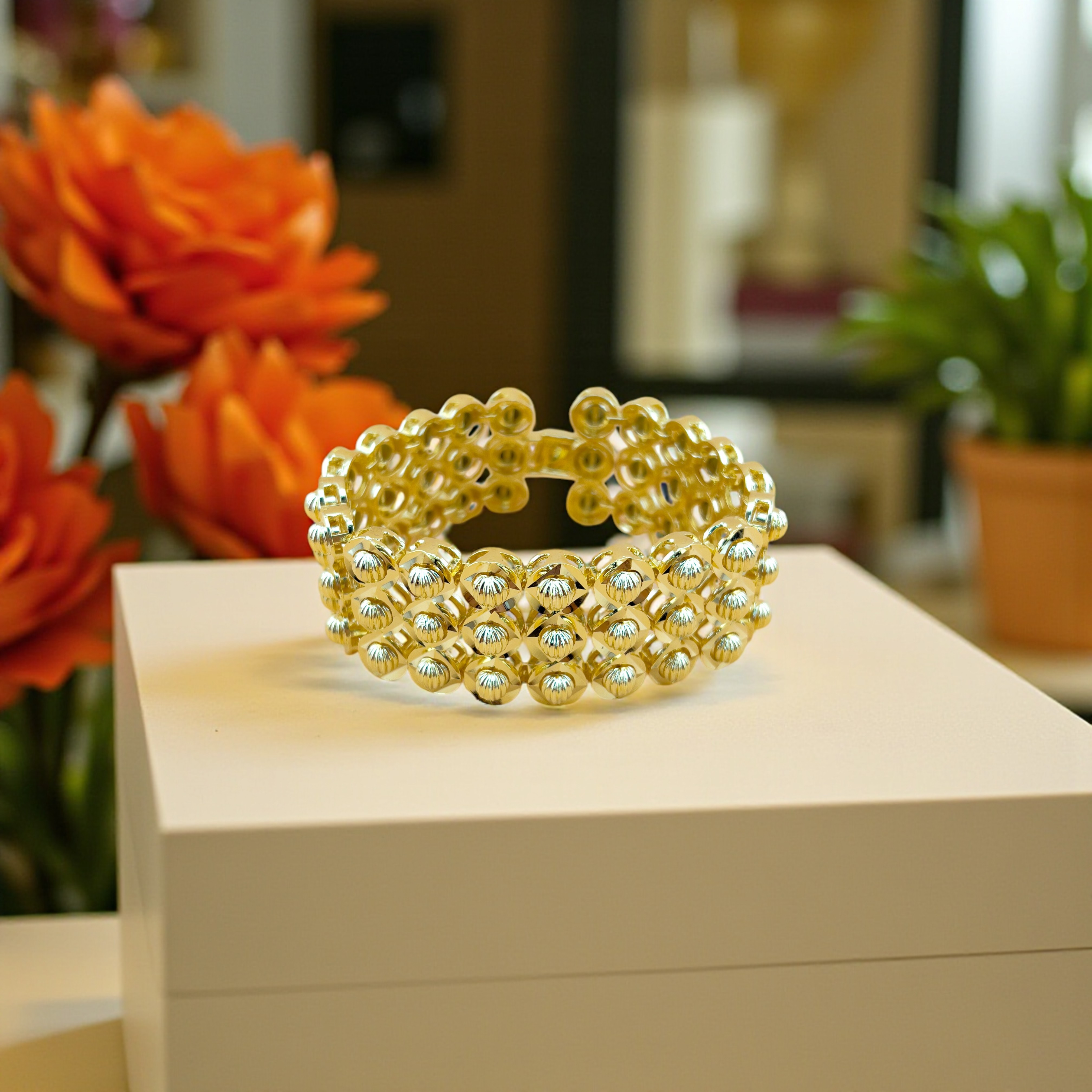 LT20 - Lắc tay hợp kim, mạ vàng 18k, họa tiết cách điệu sang trọng