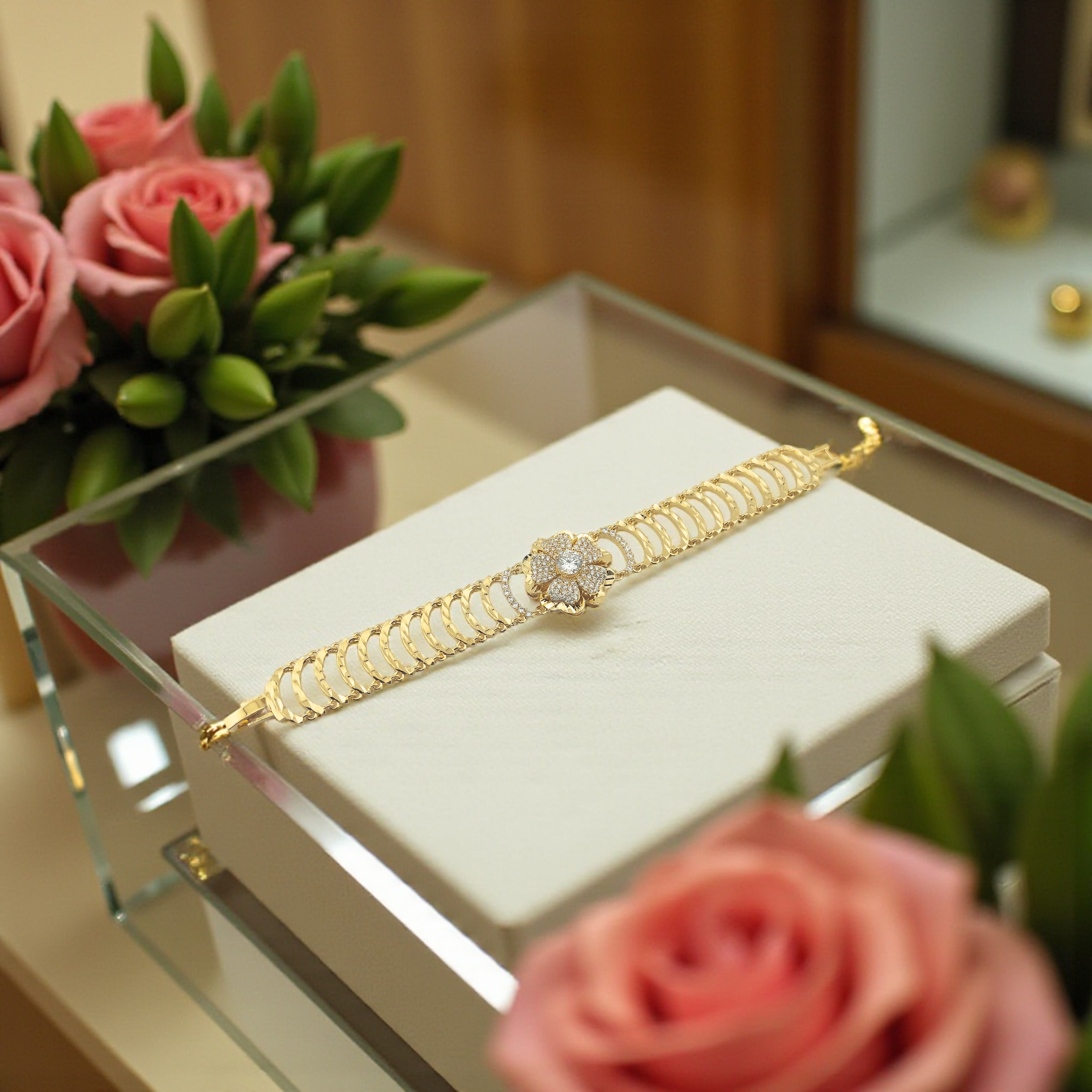LT25 - Lắc tay hợp kim, mạ vàng 18k, đính đá sang trọng, họa tiết cách điệu sang trọng