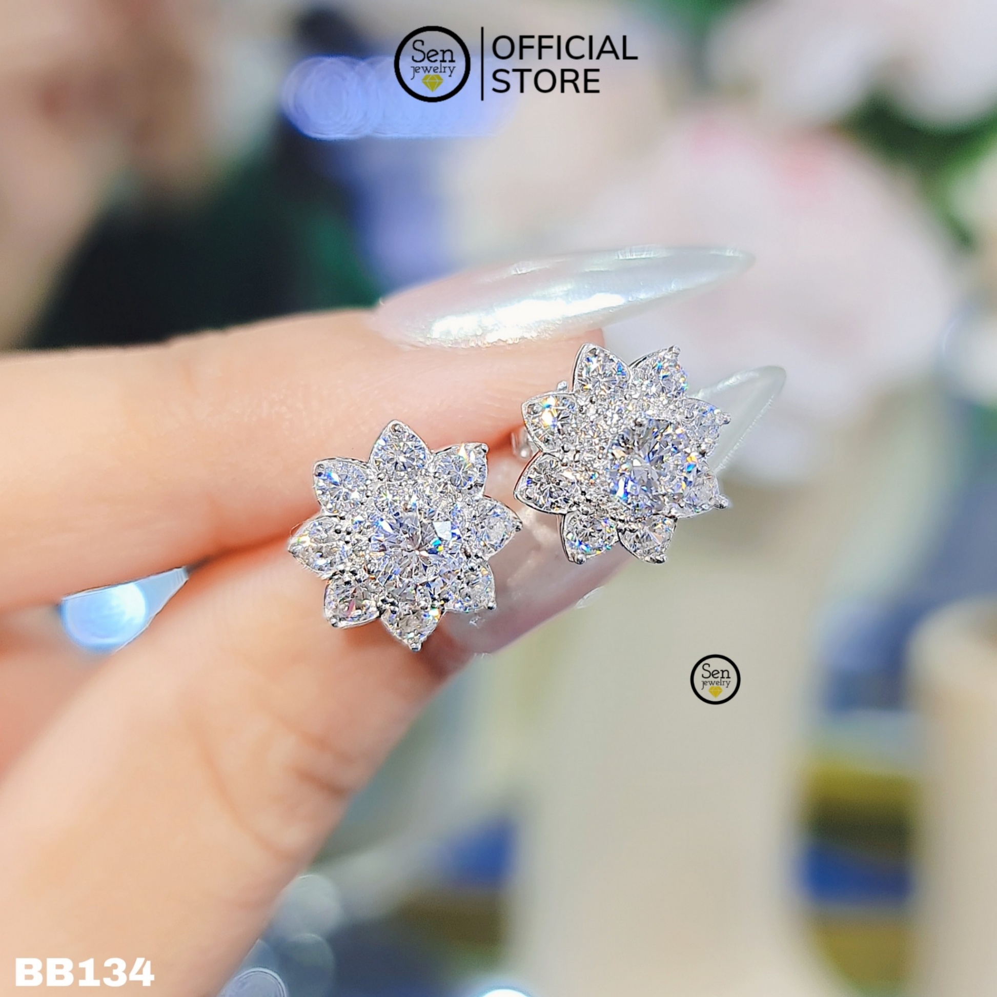 BÔNG TAI KHÓA VẶN HOA 8 CÁNH CHỦ 4LI5
