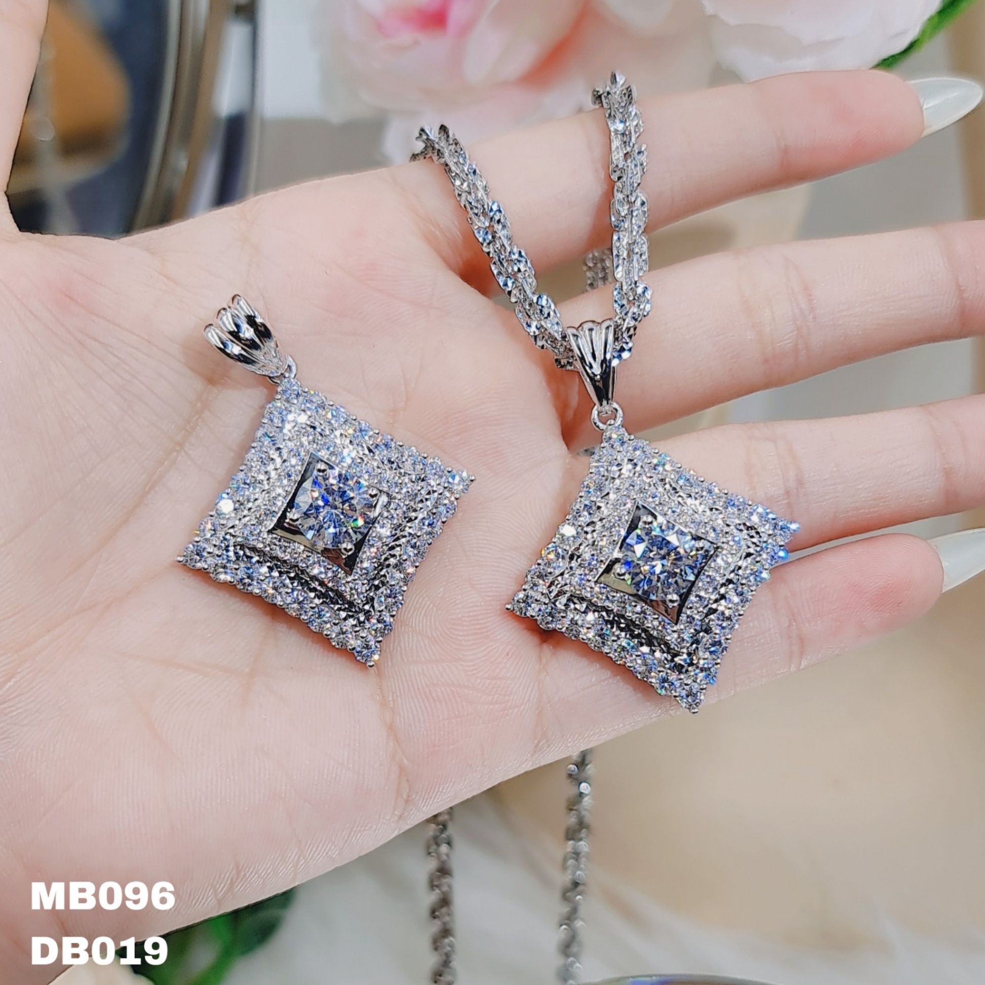 MẶT VUÔNG CHỦ 8LI