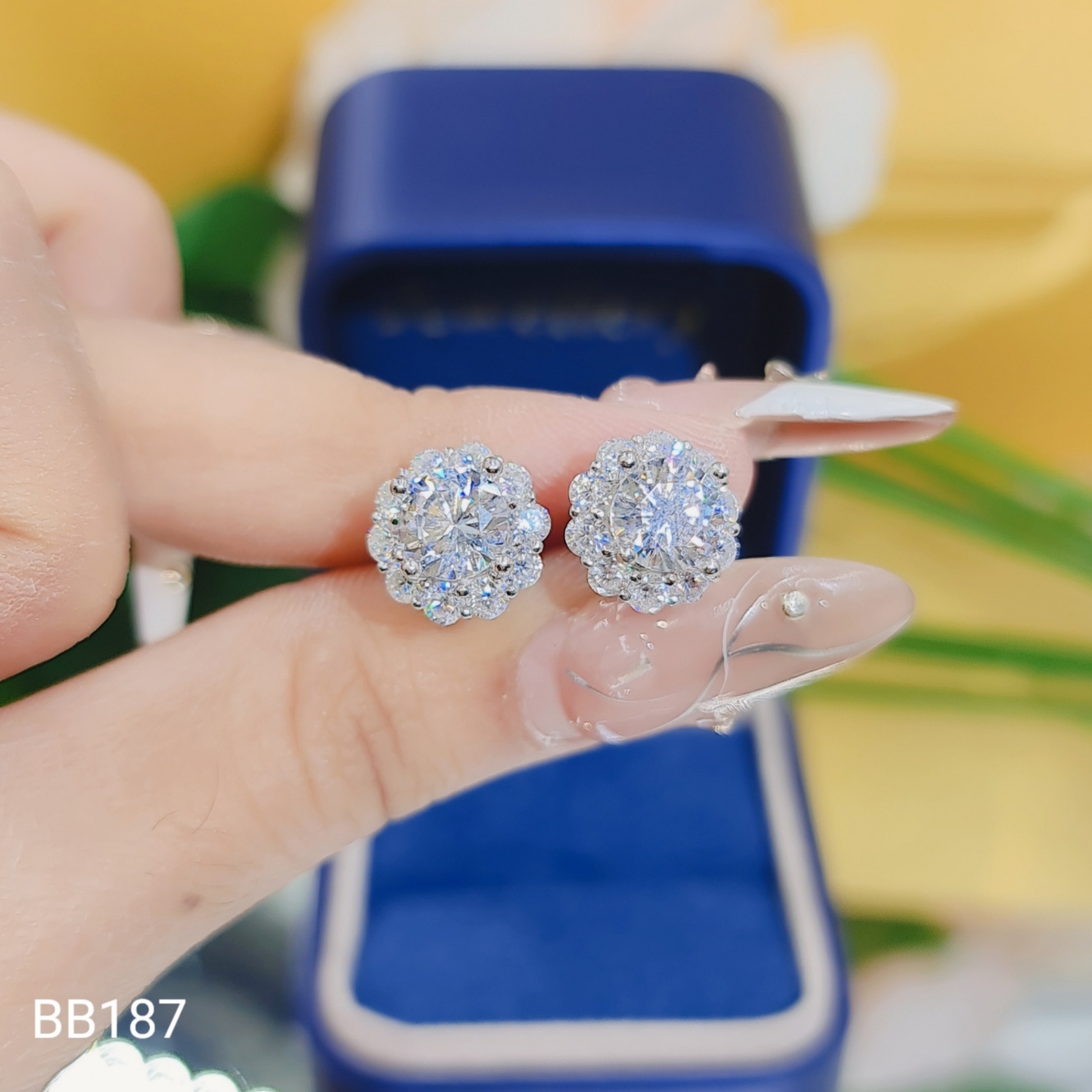 BÔNG TAI ĐẨY HOA TRÒN CHỦ 6LI5