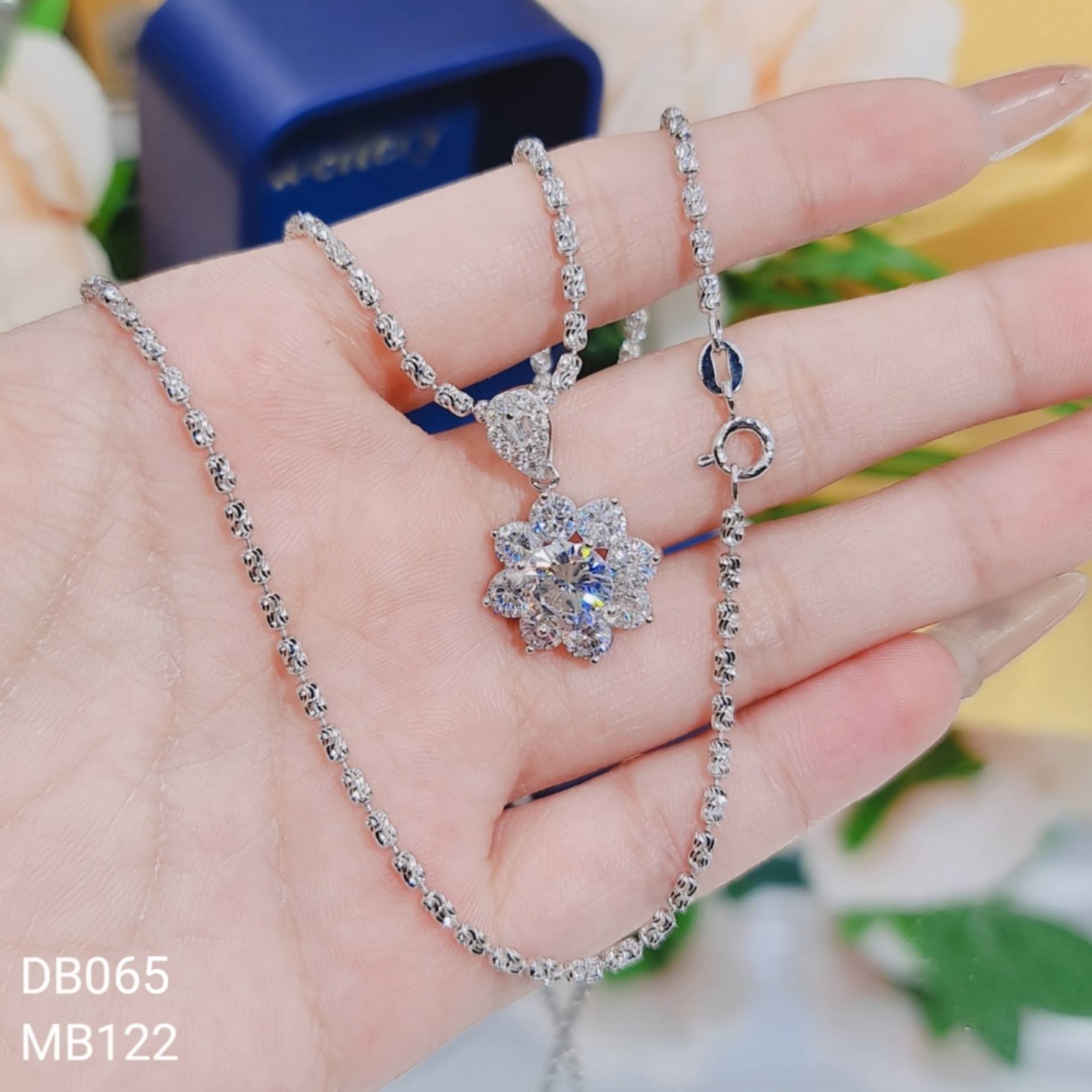 MẶT HOA CHỦ 7LI5