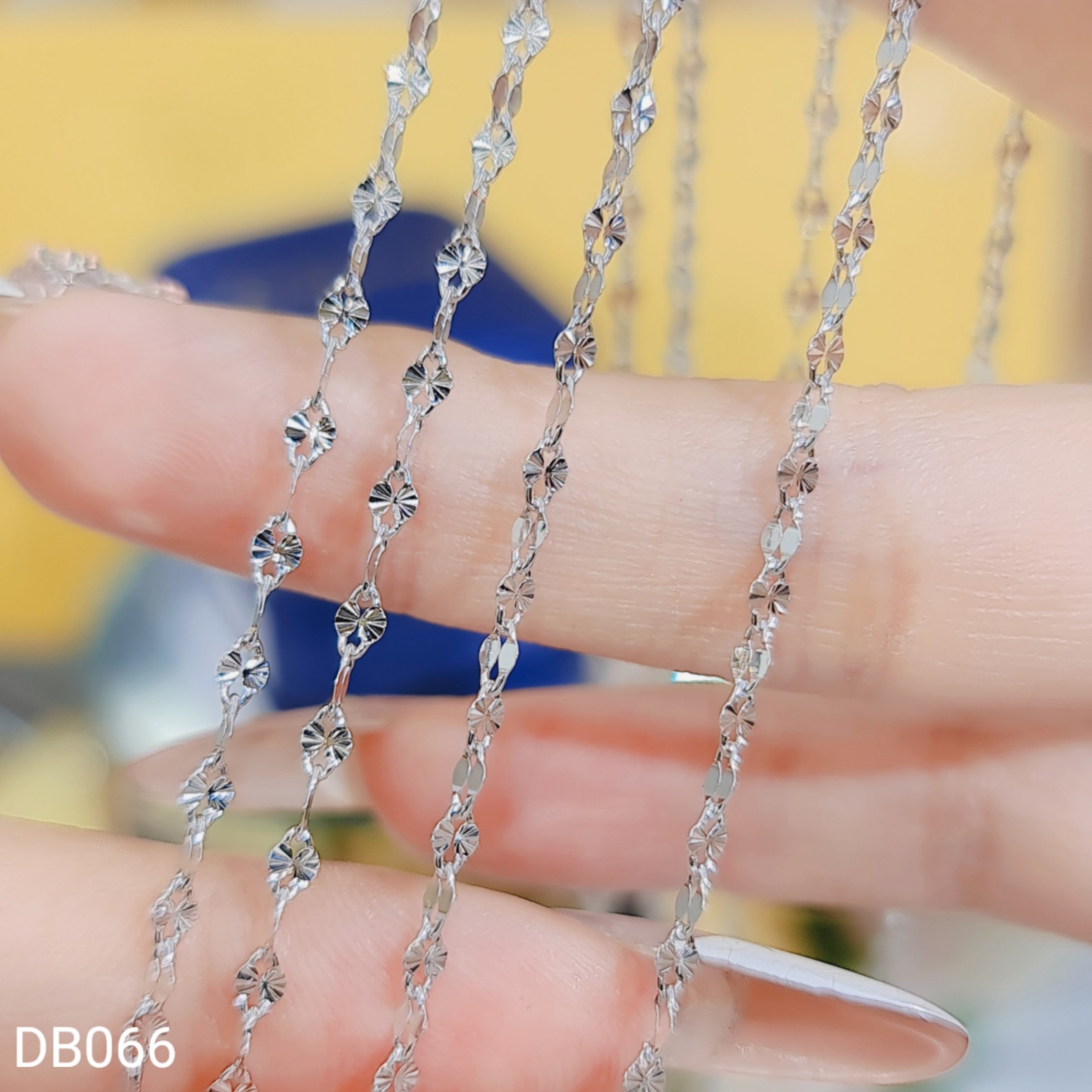 DÂY CHUYỀN LÁ ME ĐÔI PHỐI