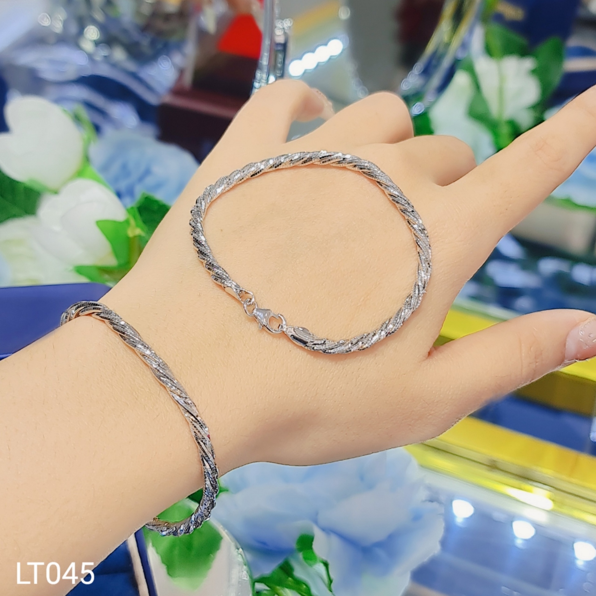 LẮC TAY DẺO