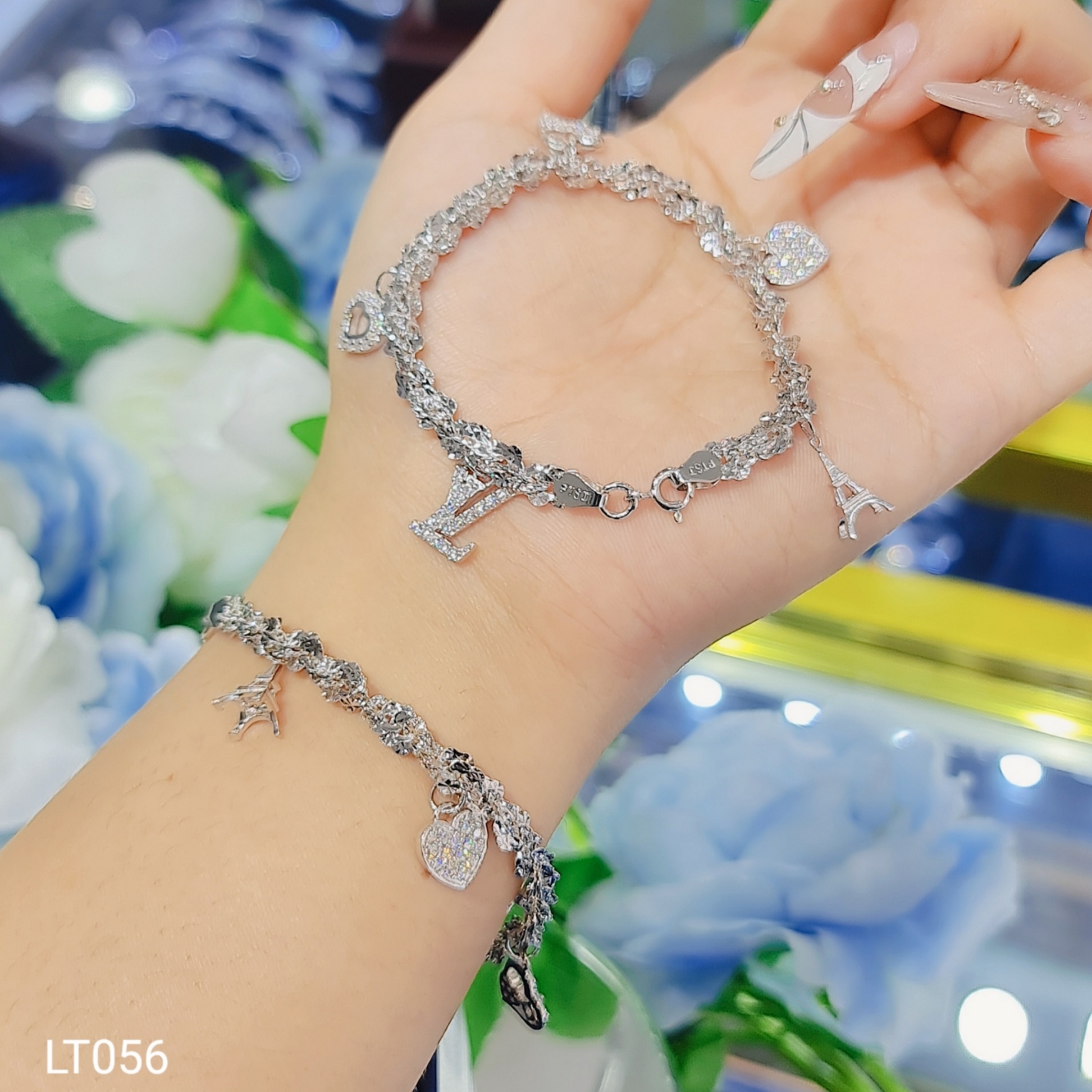 LẮC TAY CHARM XOẮN HOA MAI