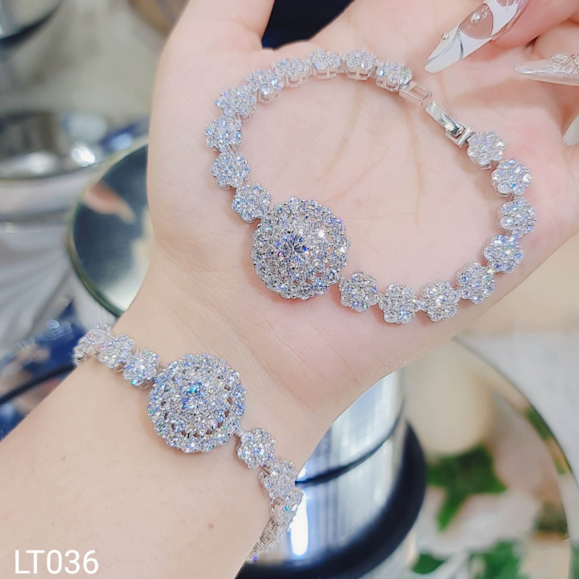 LẮC TAY HOA TRÒN