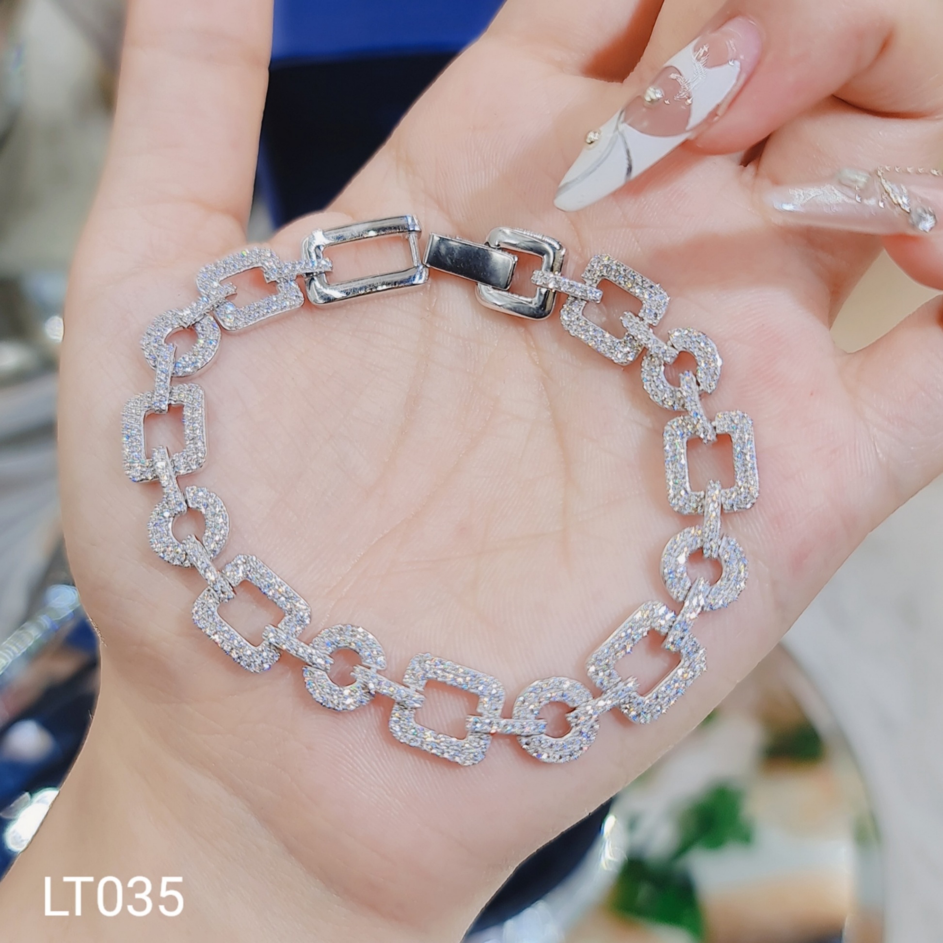 LẮC TAY XÍCH PHỐI