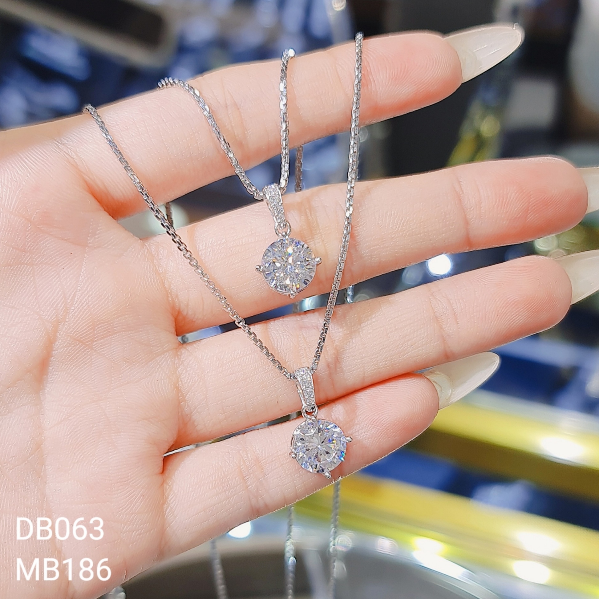 MẶT 1 HỘT ĐAI XOÀN CHỦ 8LI