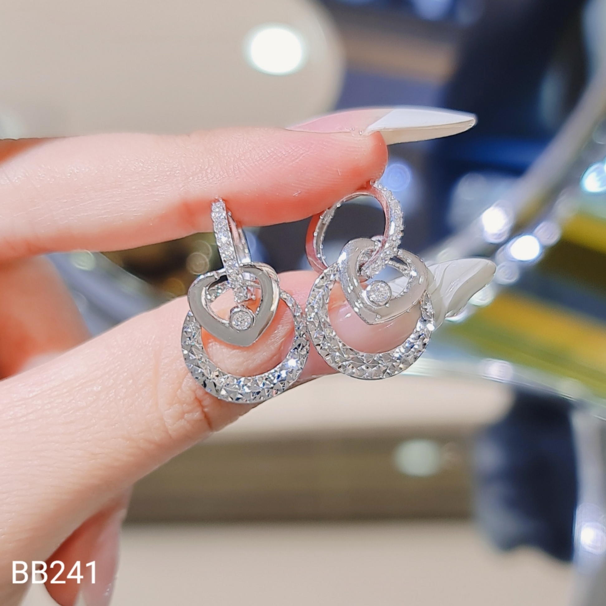 BÔNG TAI KHOEN TÒNG TENG CẮT MÁY PHỐI TIM