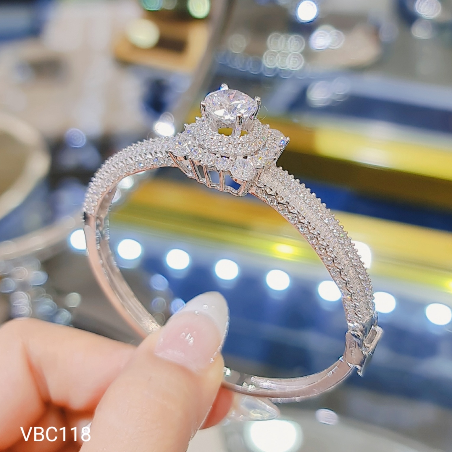 VÒNG TAY VUÔNG FULL ĐÁ NỬA BÊN CHỦ 8LI