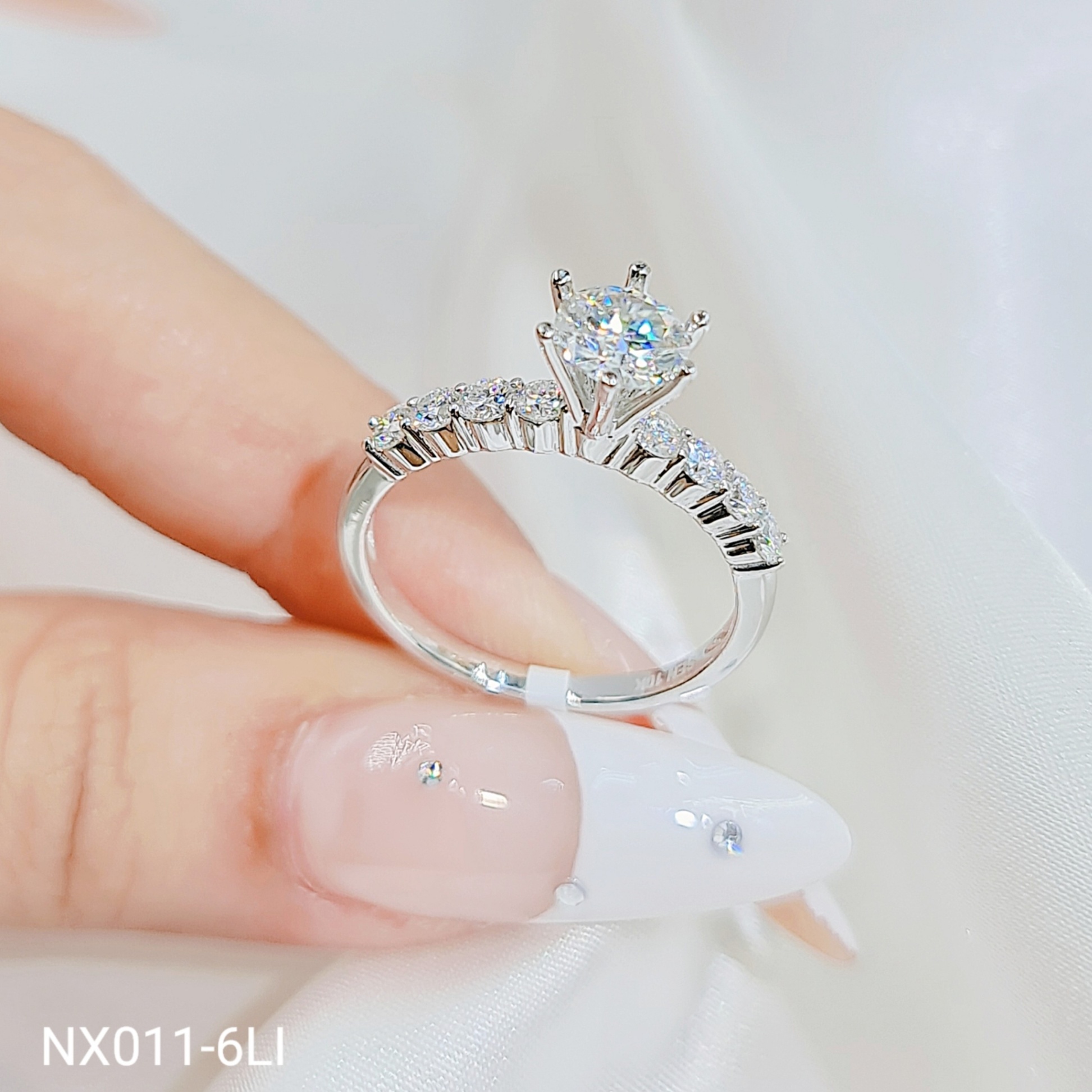 NHẪN FULLMOIS 6 CHẤU