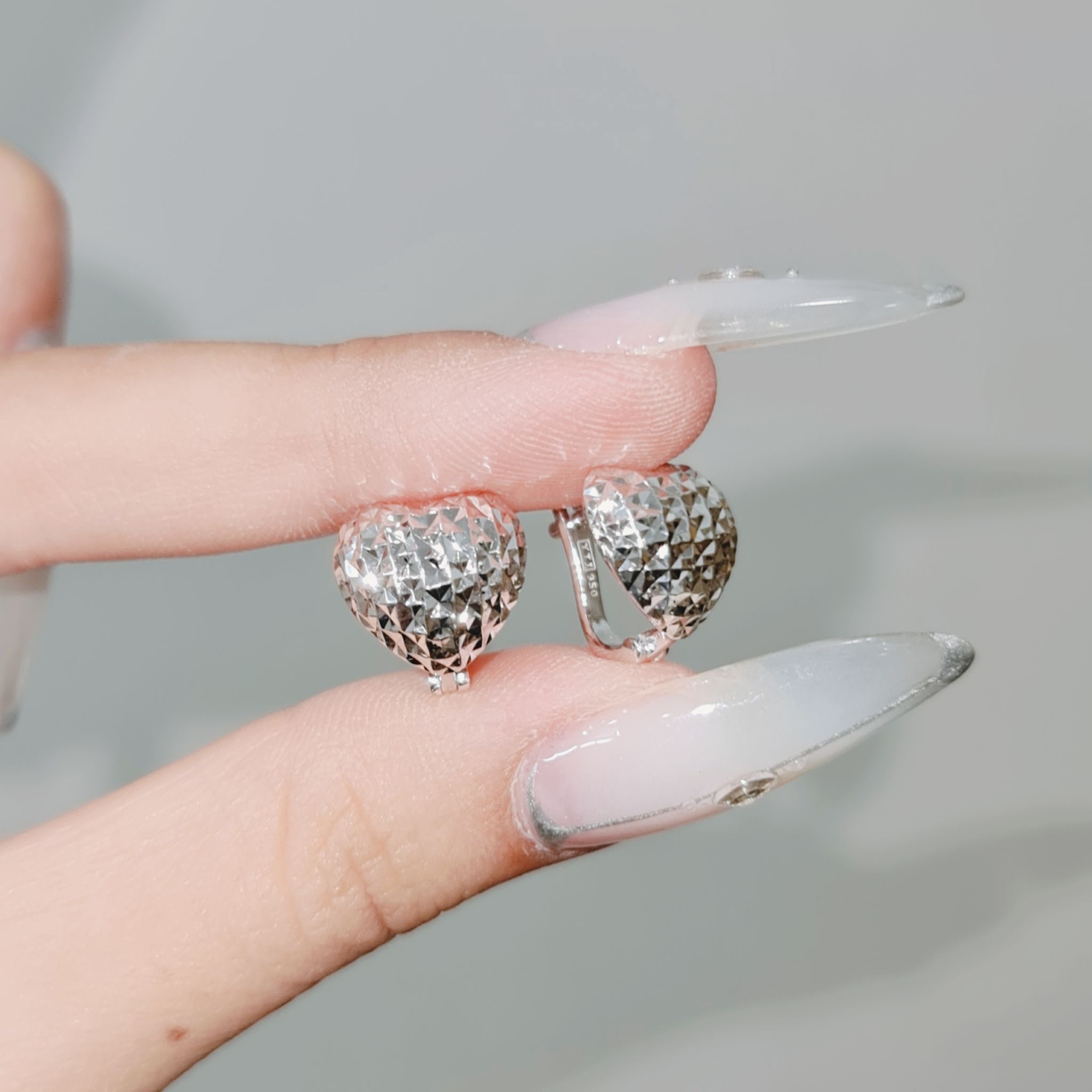 BÔNG TAI TIM KHÓA GÀI CẮT MÁY