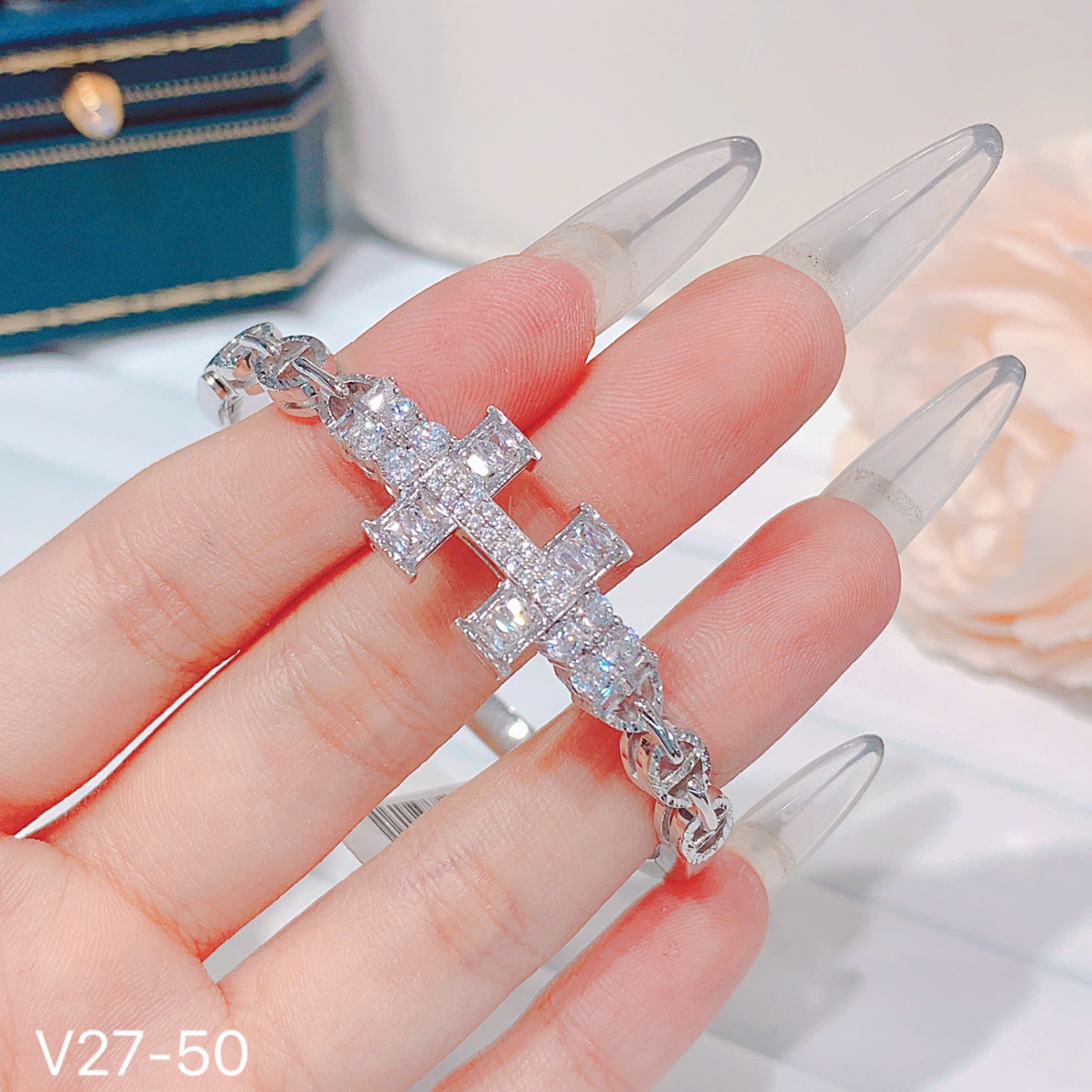 VÒNG TAY H XÍCH CAO CẤP