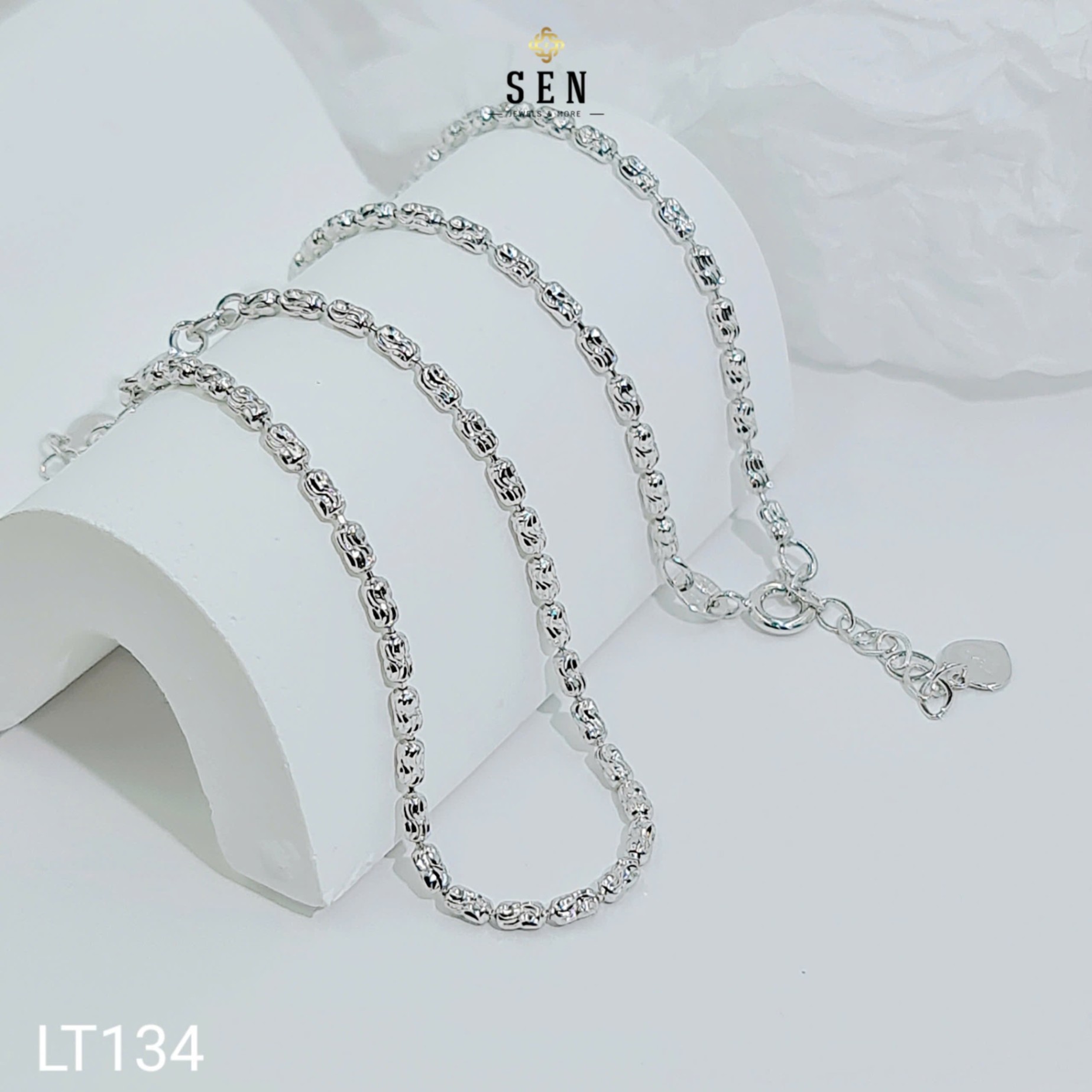LẮC TAY BI CHẠM KHẮC 1LI9