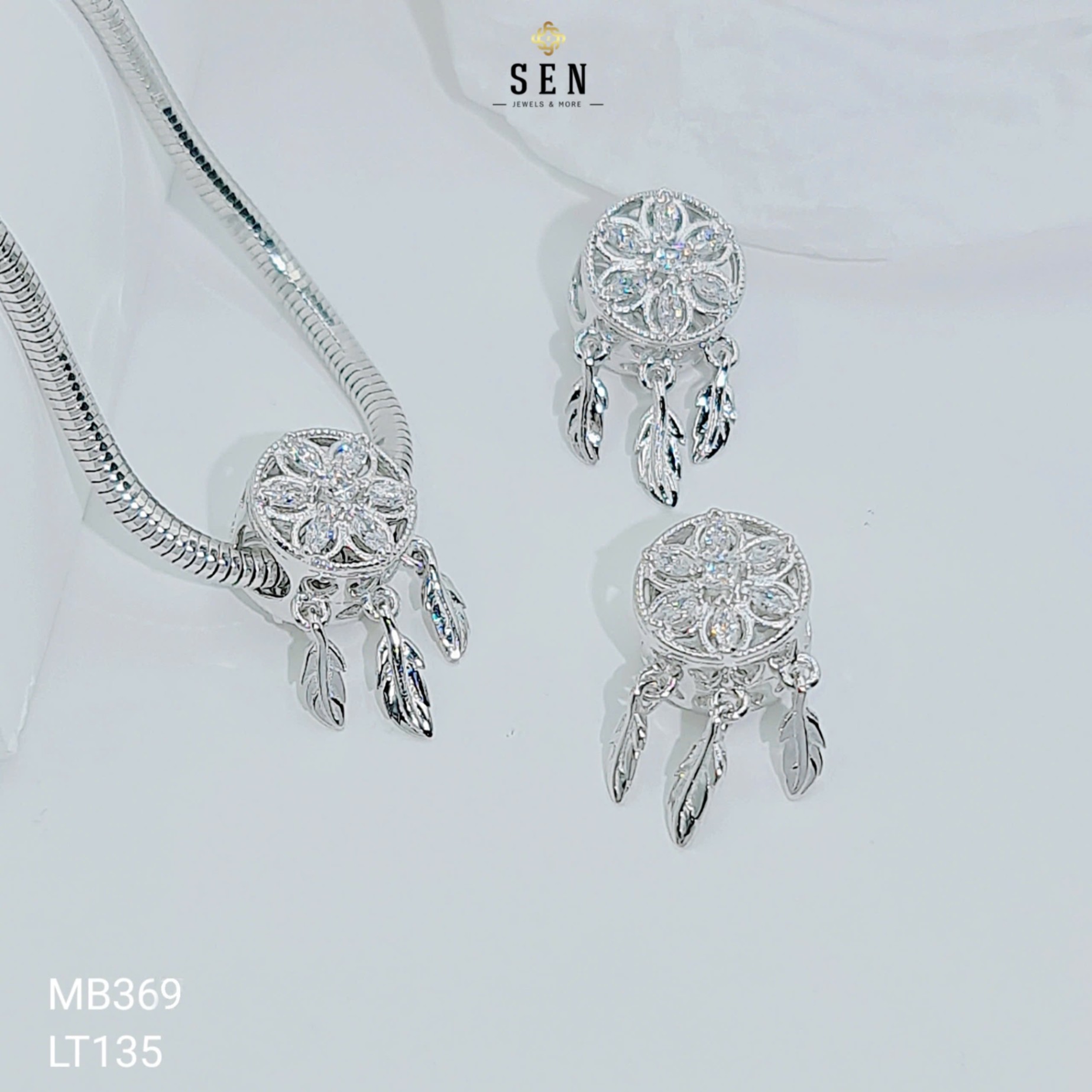 MẶT CHARM HOA NHỤY