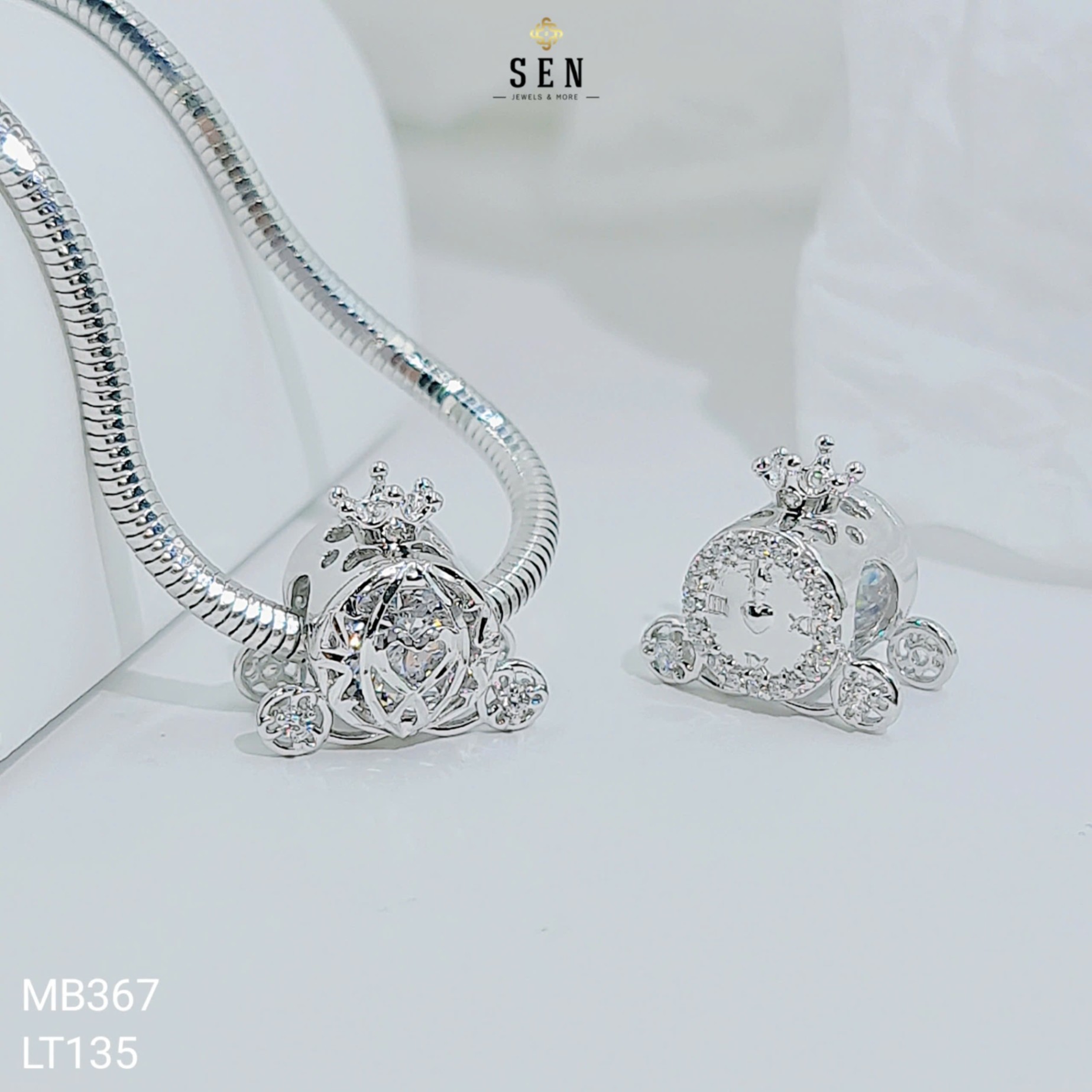 MẶT CHARM CỖ XE VƯƠNG MIỆN
