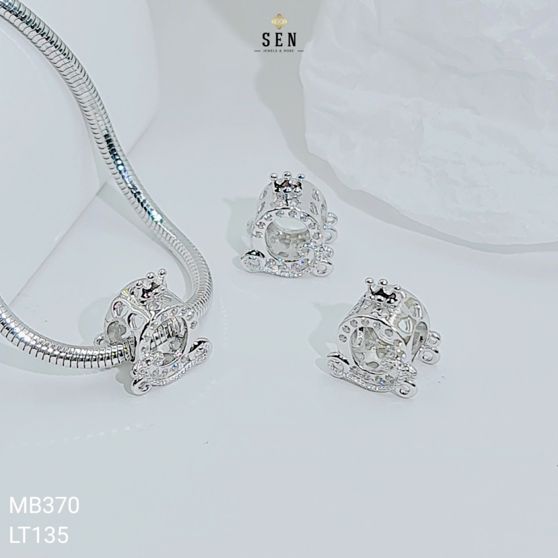 MẶT CHARM CỔ XE BÍ ĐỎ