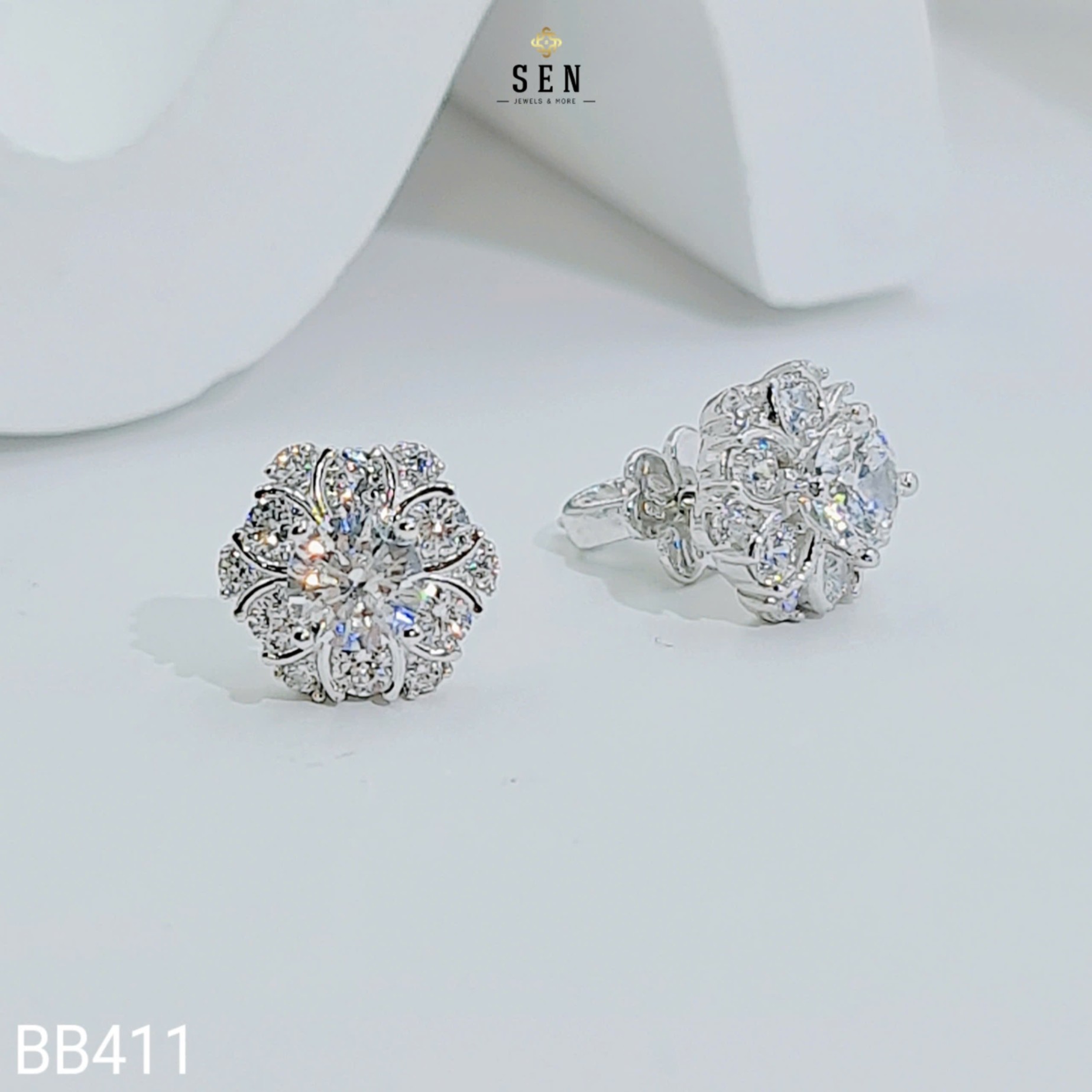 BÔNG TAI KHÓA VẶN HOA 6 CÁNH CHỦ 5LI