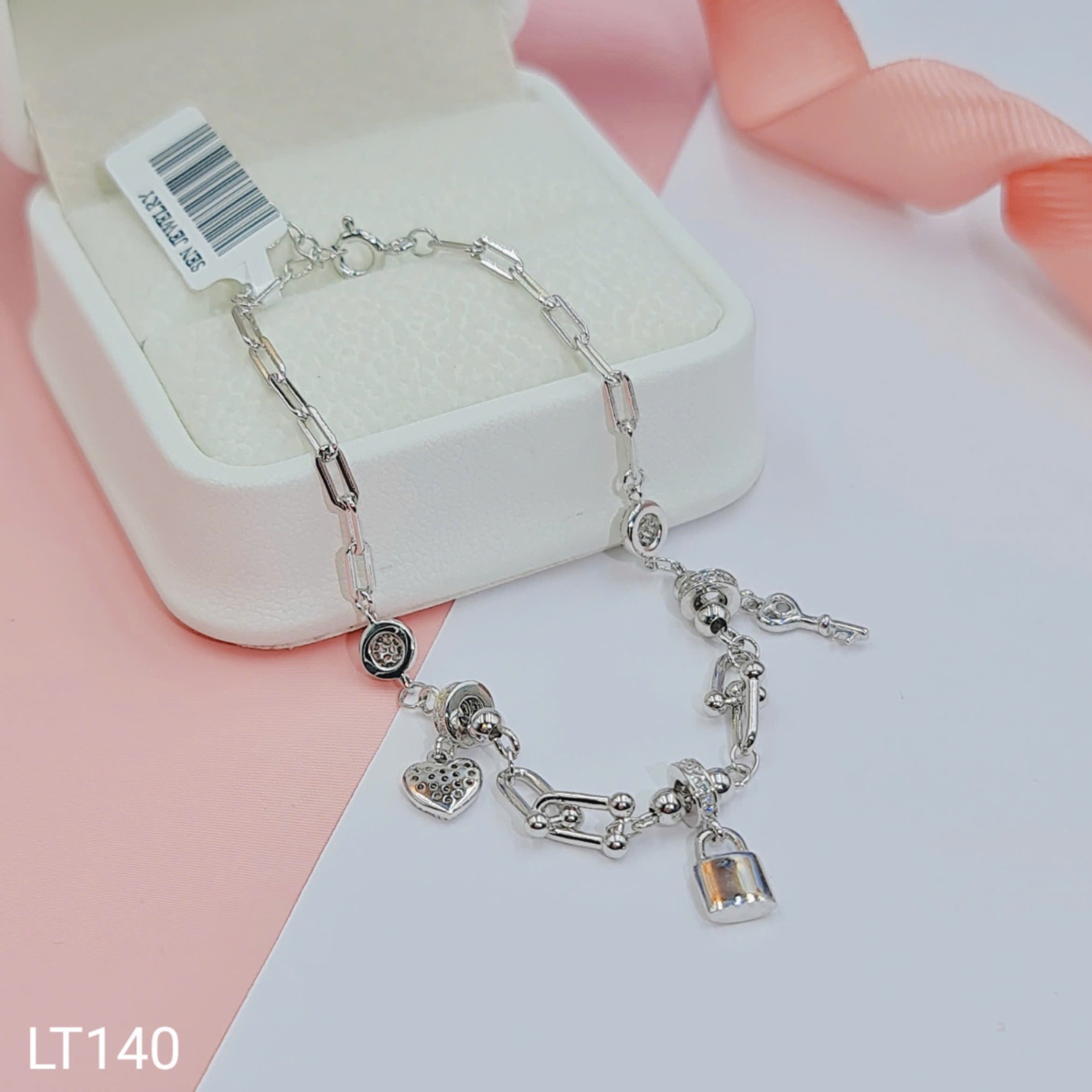LẮC TAY CHARM TIM VÀ KHÓA