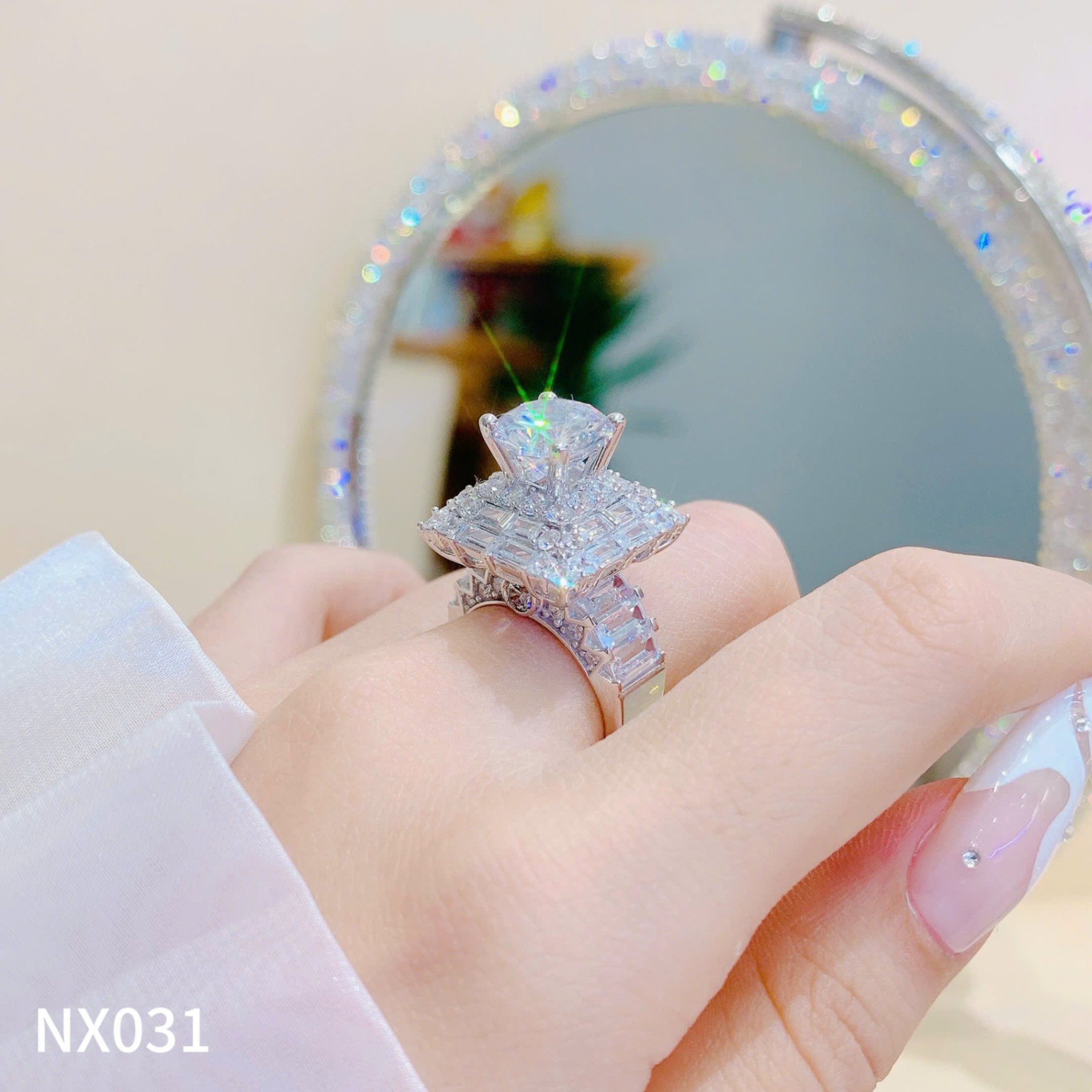 NHẪN HALO NỮ HOÀNG 10LI