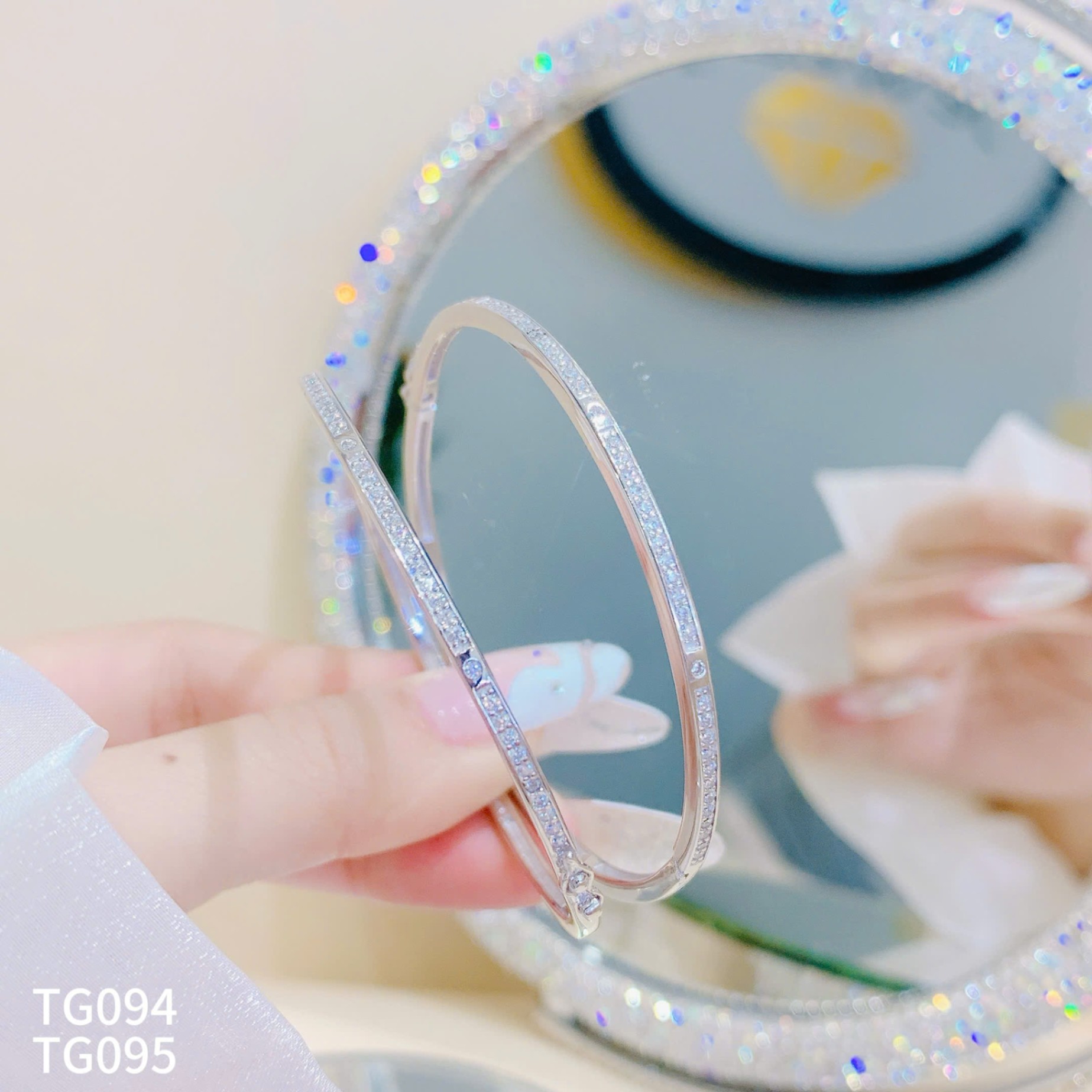 VÒNG TAY MẢNH NI54 BẢN 2LI5