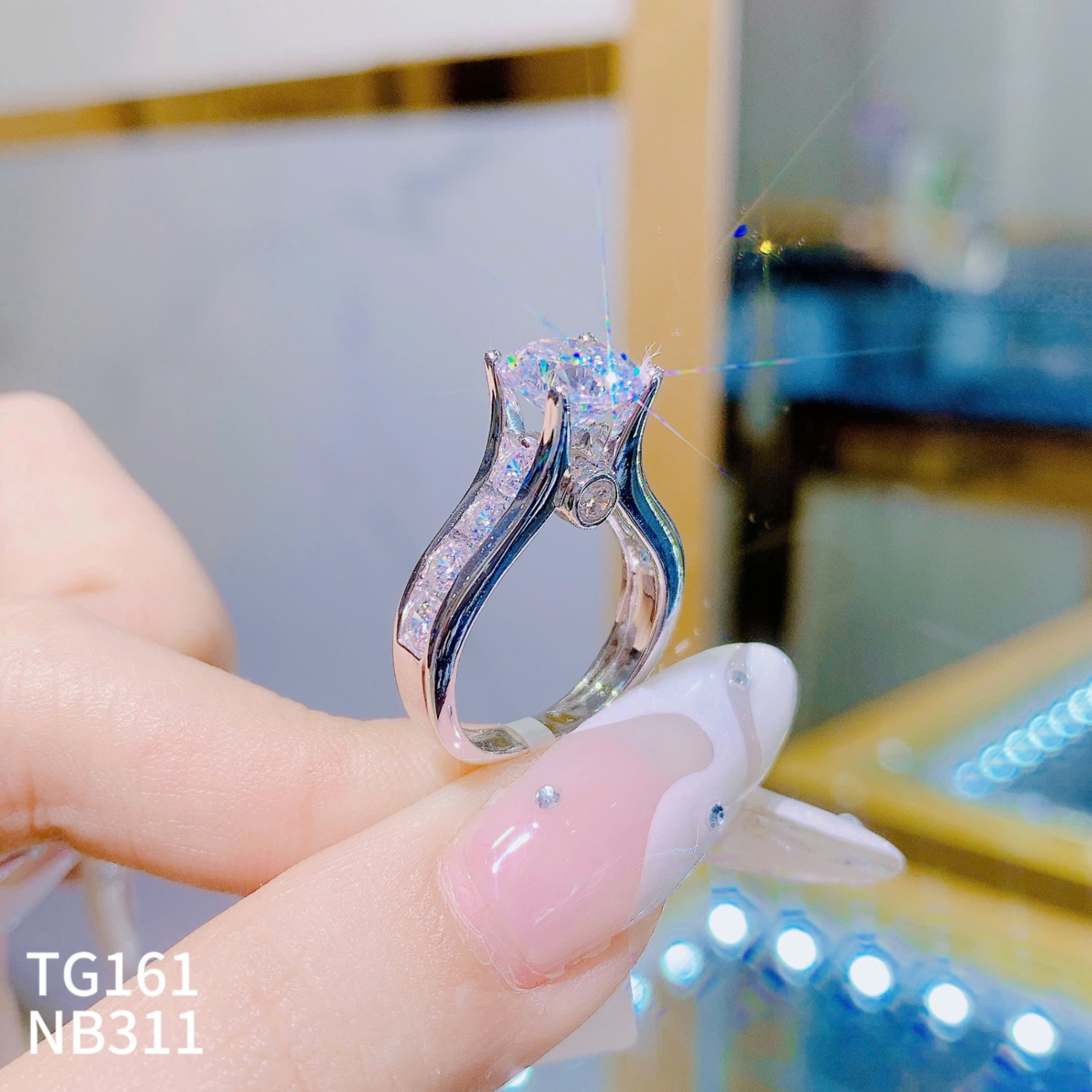 TG161-7 (8'5) NHẪN 1 HỘT 8LI5 ĐAI LÙA