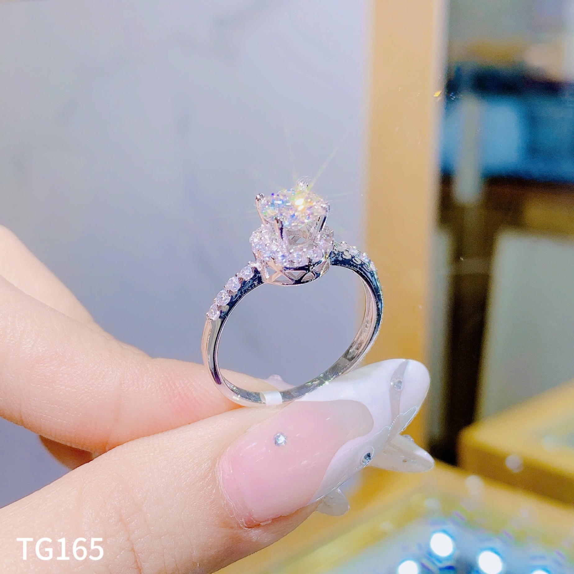 TG165-18( 7') NHẪN HALO CHỦ MOIS 7 LI ( KO GIẤY)