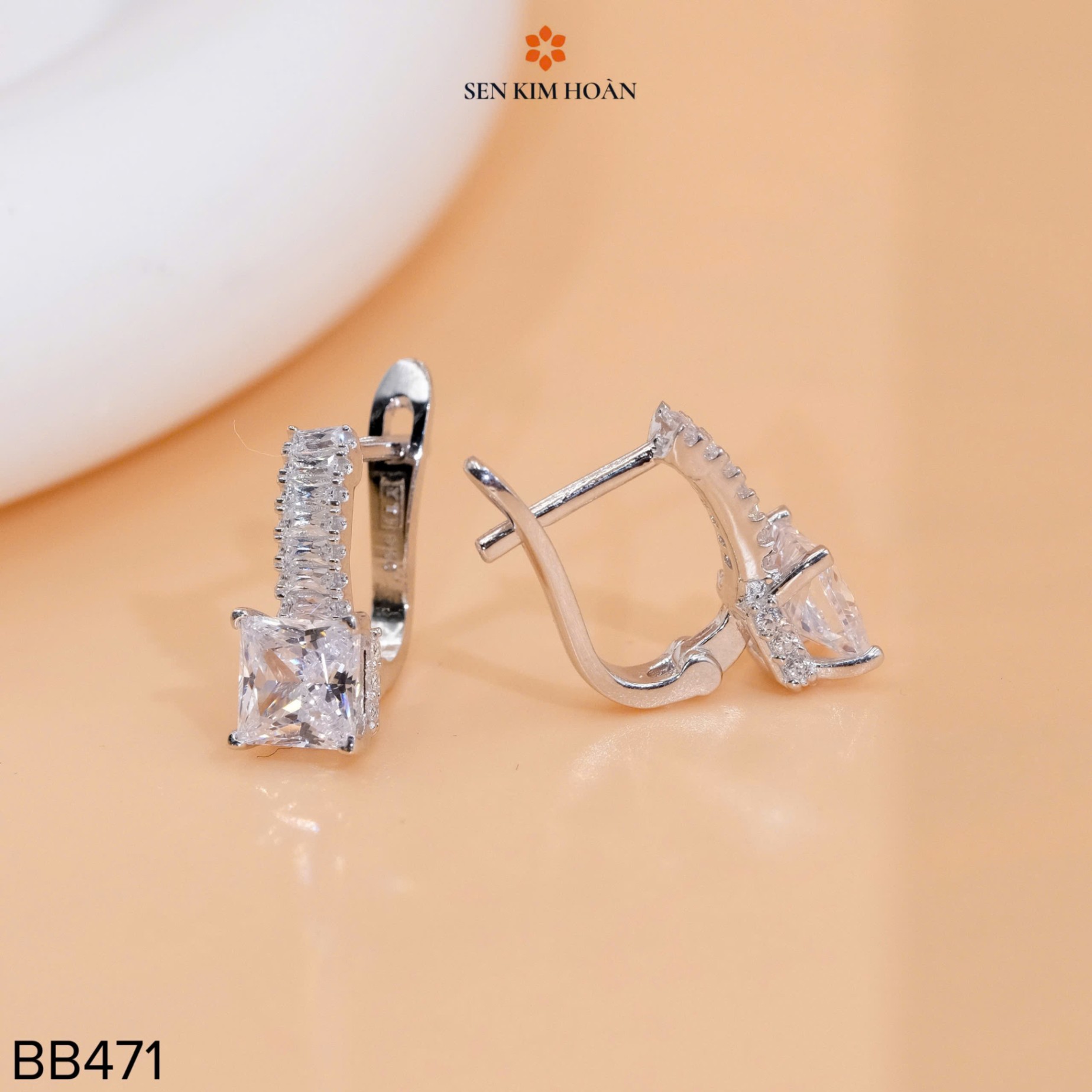 BÔNG TAI KHÓA GÀI CHỦ EMẺALD 5LI