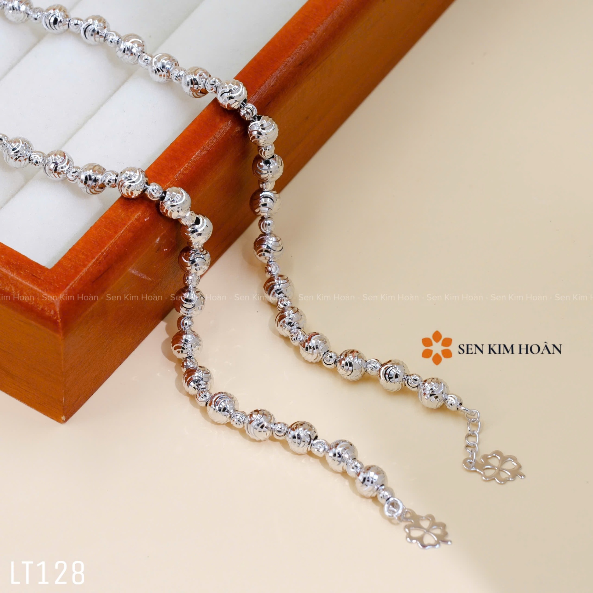 LẮC TAY BI CHẠM KHẮC 6LI