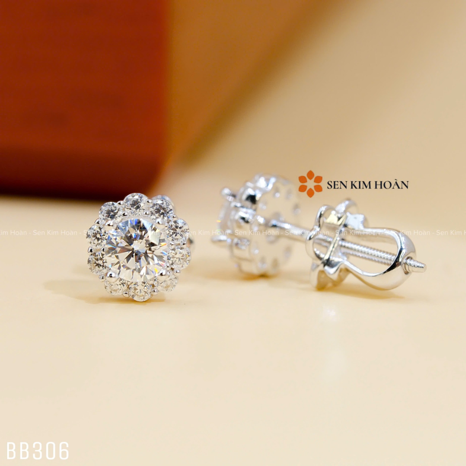 BÔNG TAI VẶN GIẢ XOÀN CHỦ 4LI XI KIM